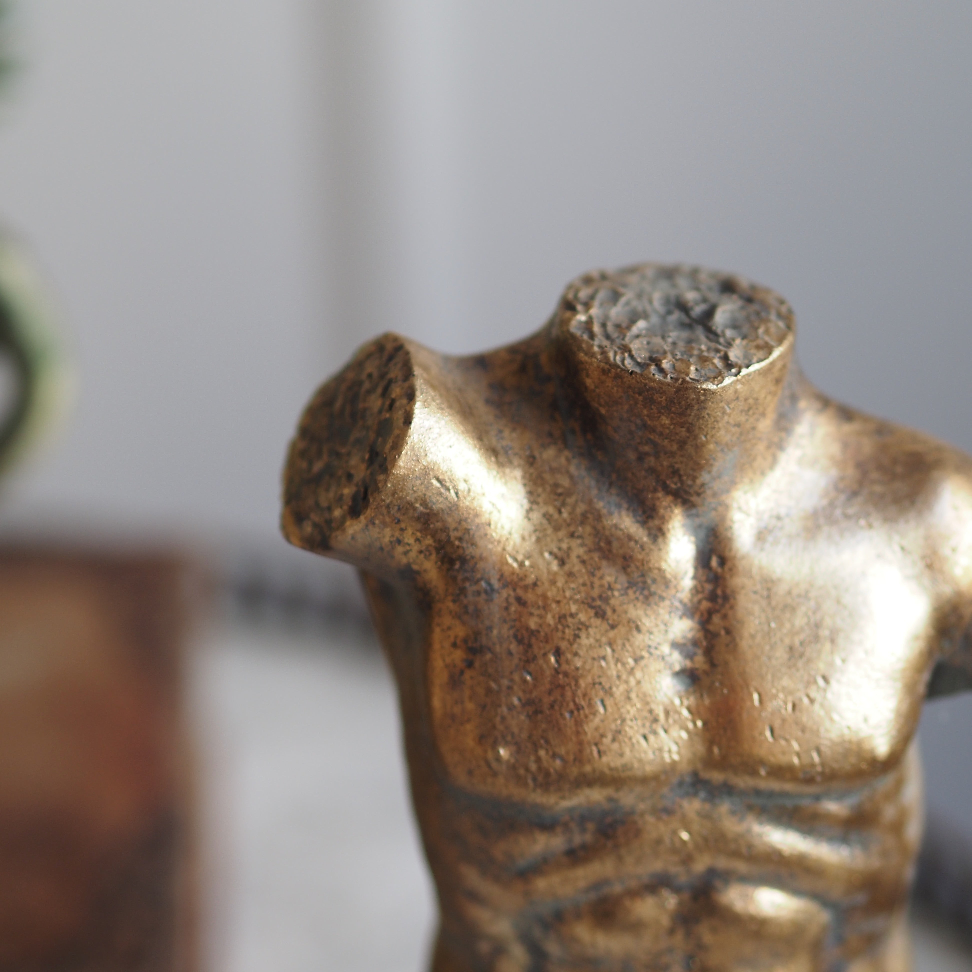 Büste männlicher Torso · antike Skulpturform auf Sockel