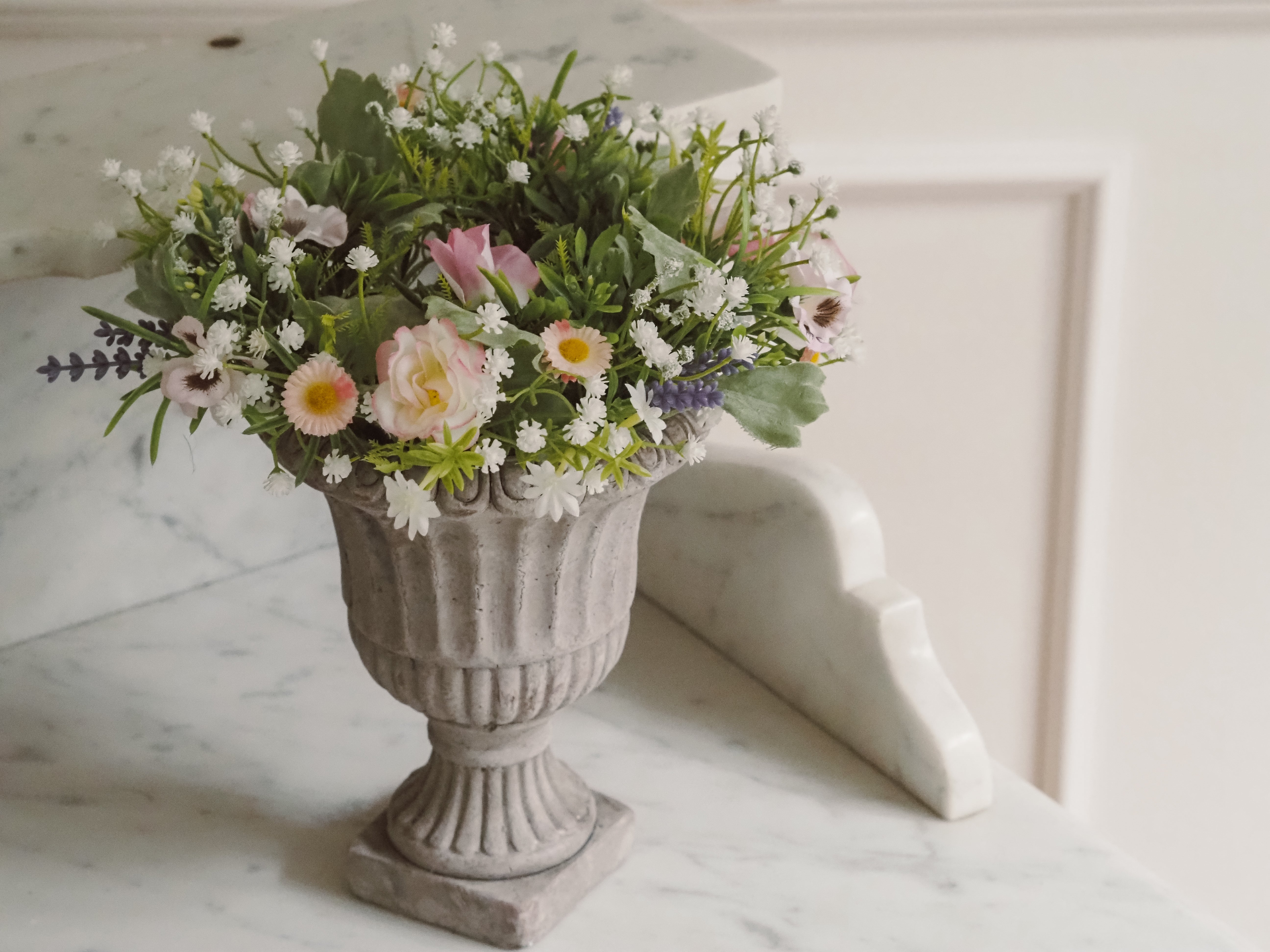 Blütenkranz · Frühlingskranz mit Rosen und Margeriten