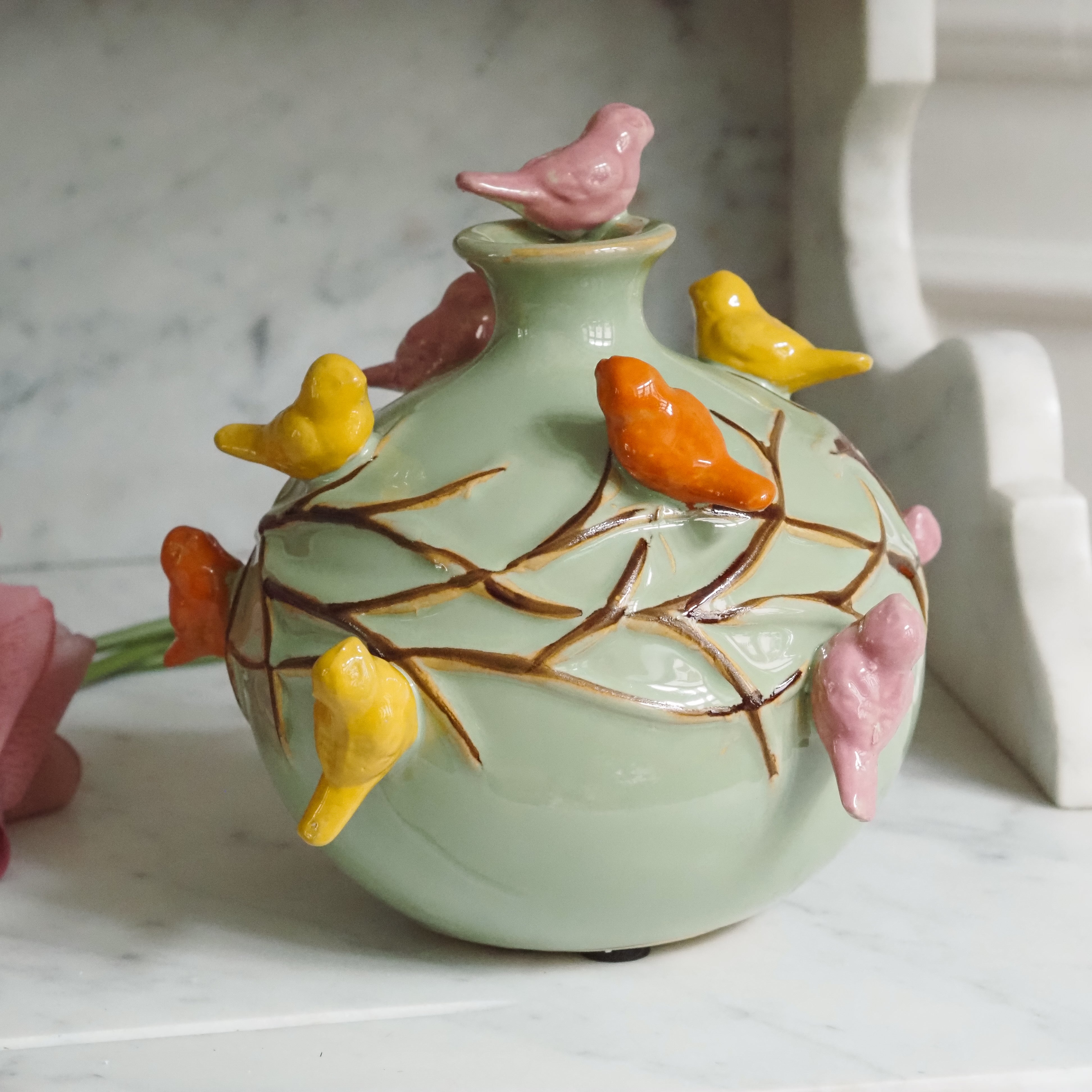 Keramikvase mit plastischem Vogeldekor · naturinspirierte Form, Blumenvase