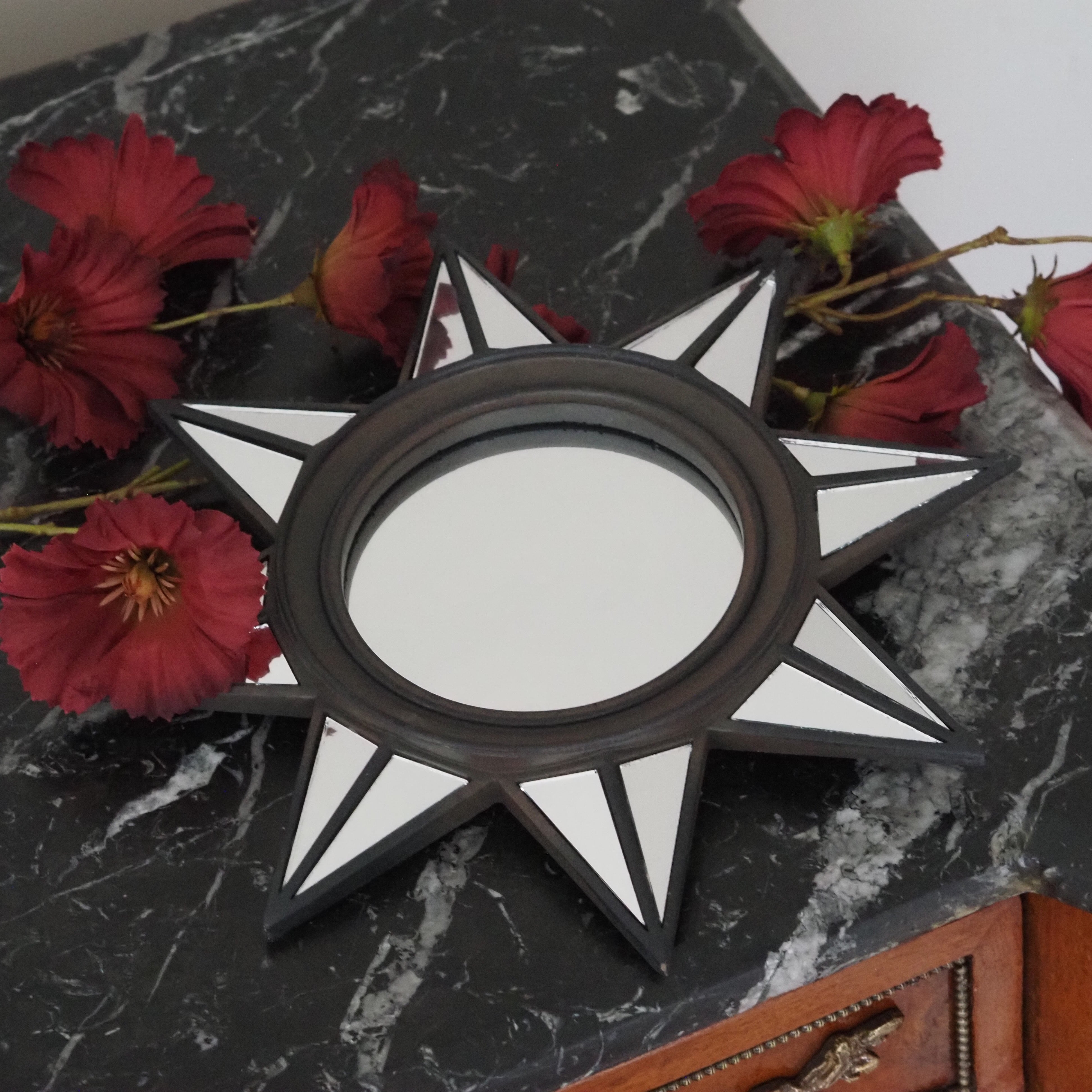Sonnenspiegel Schwarz · Wandspiegel mit verspiegelten Strahlen in Sunburst-Form