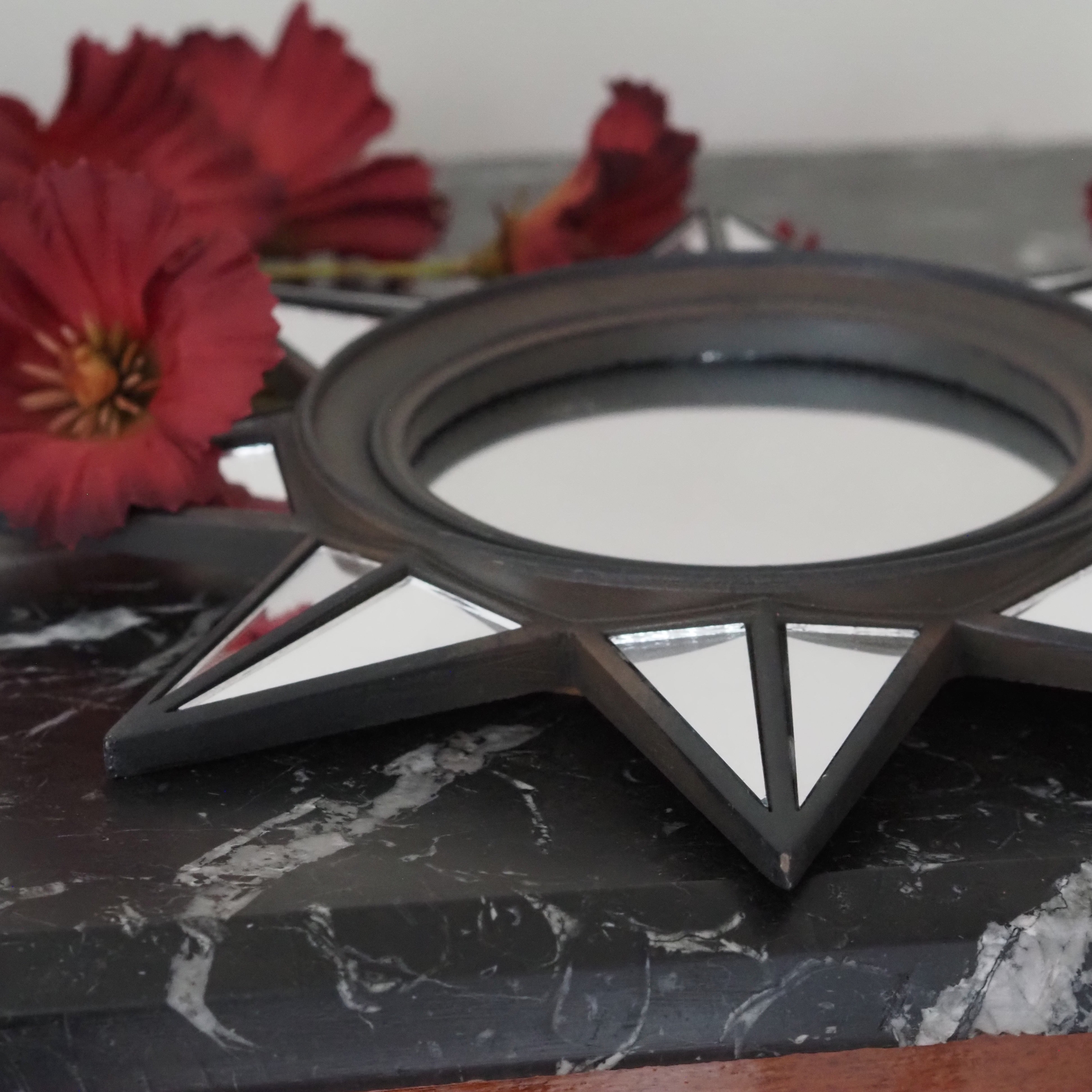 Sonnenspiegel Schwarz · Wandspiegel mit verspiegelten Strahlen in Sunburst-Form
