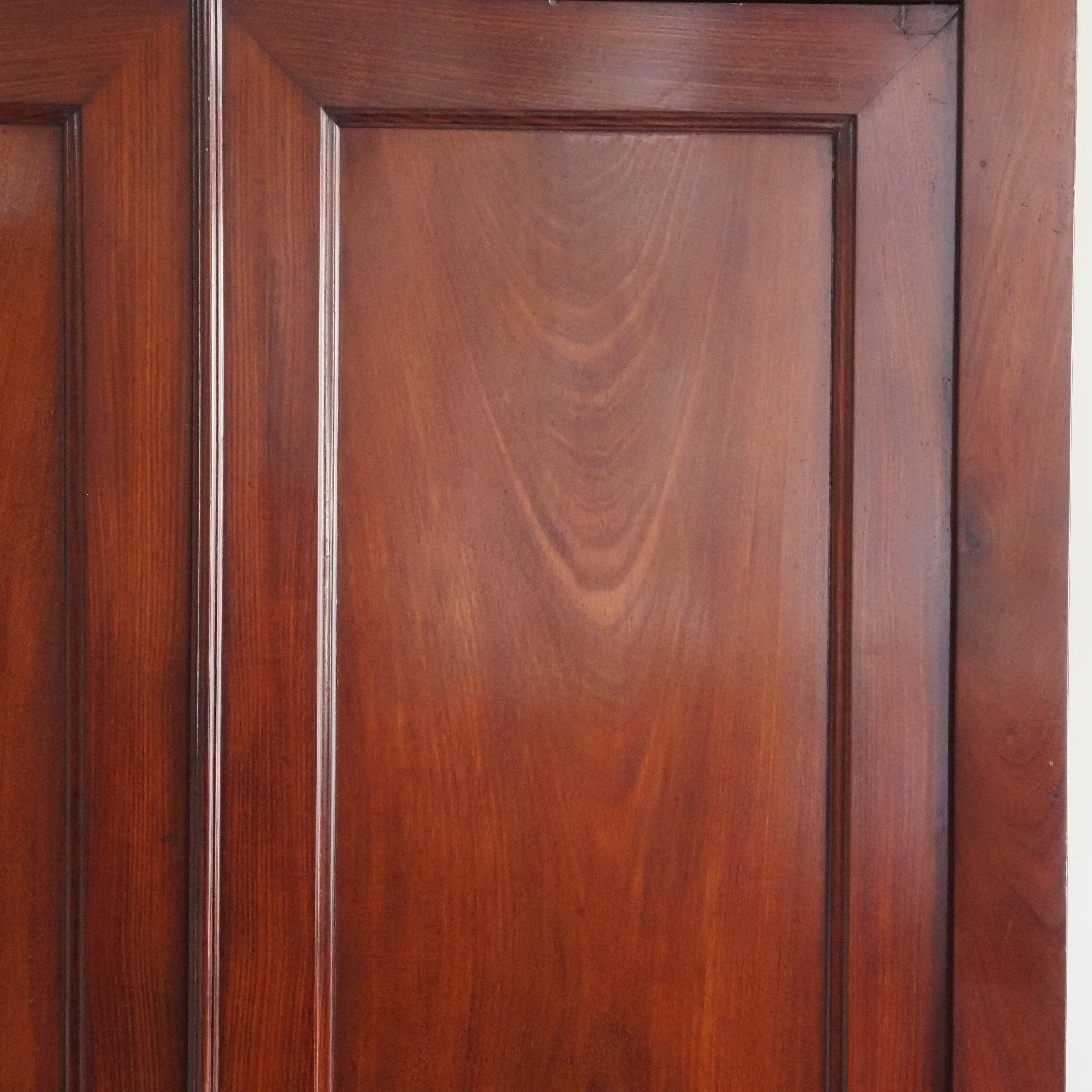 Antiker Mahagoni Kleiderschrank mit Regalböden, Gründerzeit Frankreich um 1900