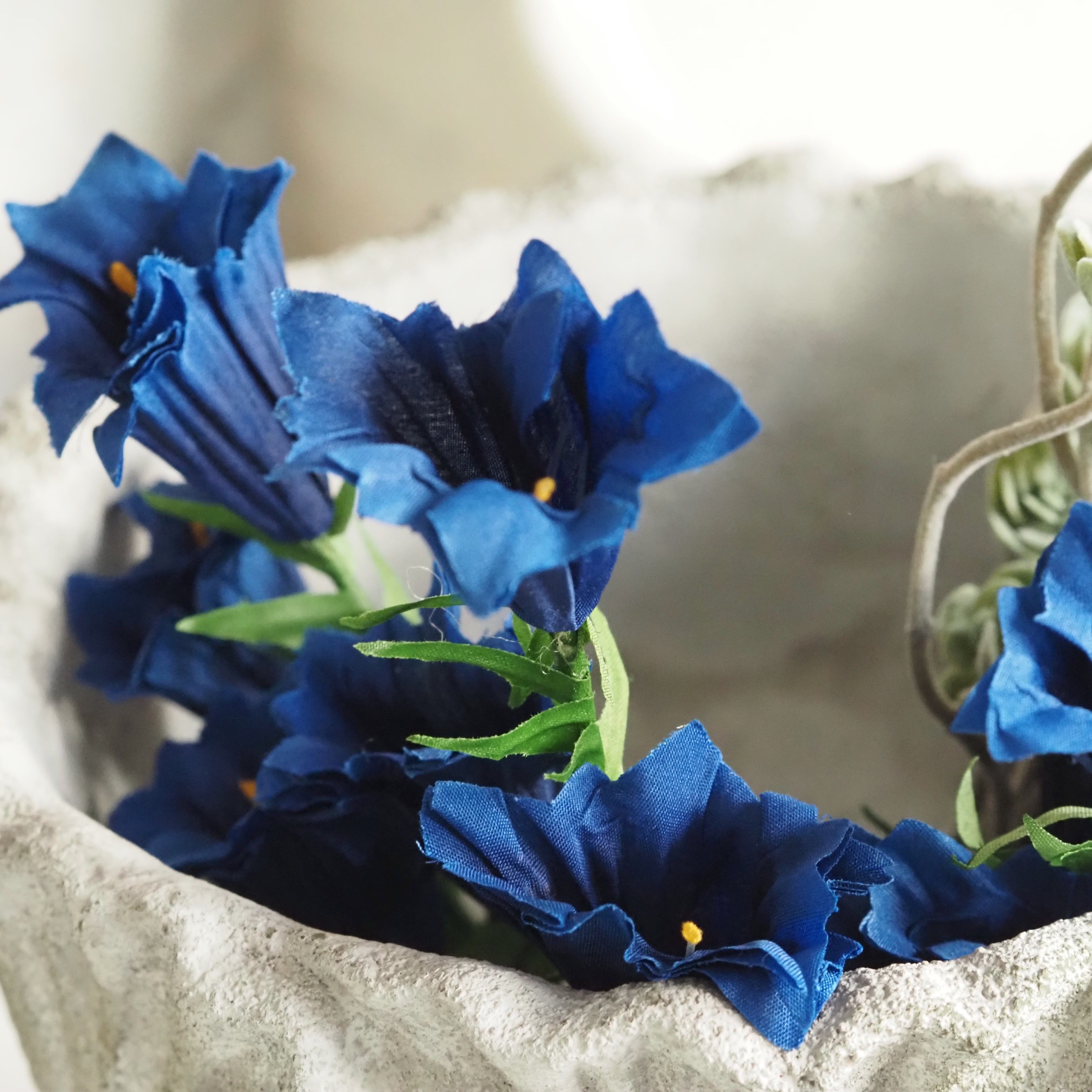 Enzianbusch · künstlicher Blütenzweig in Blau