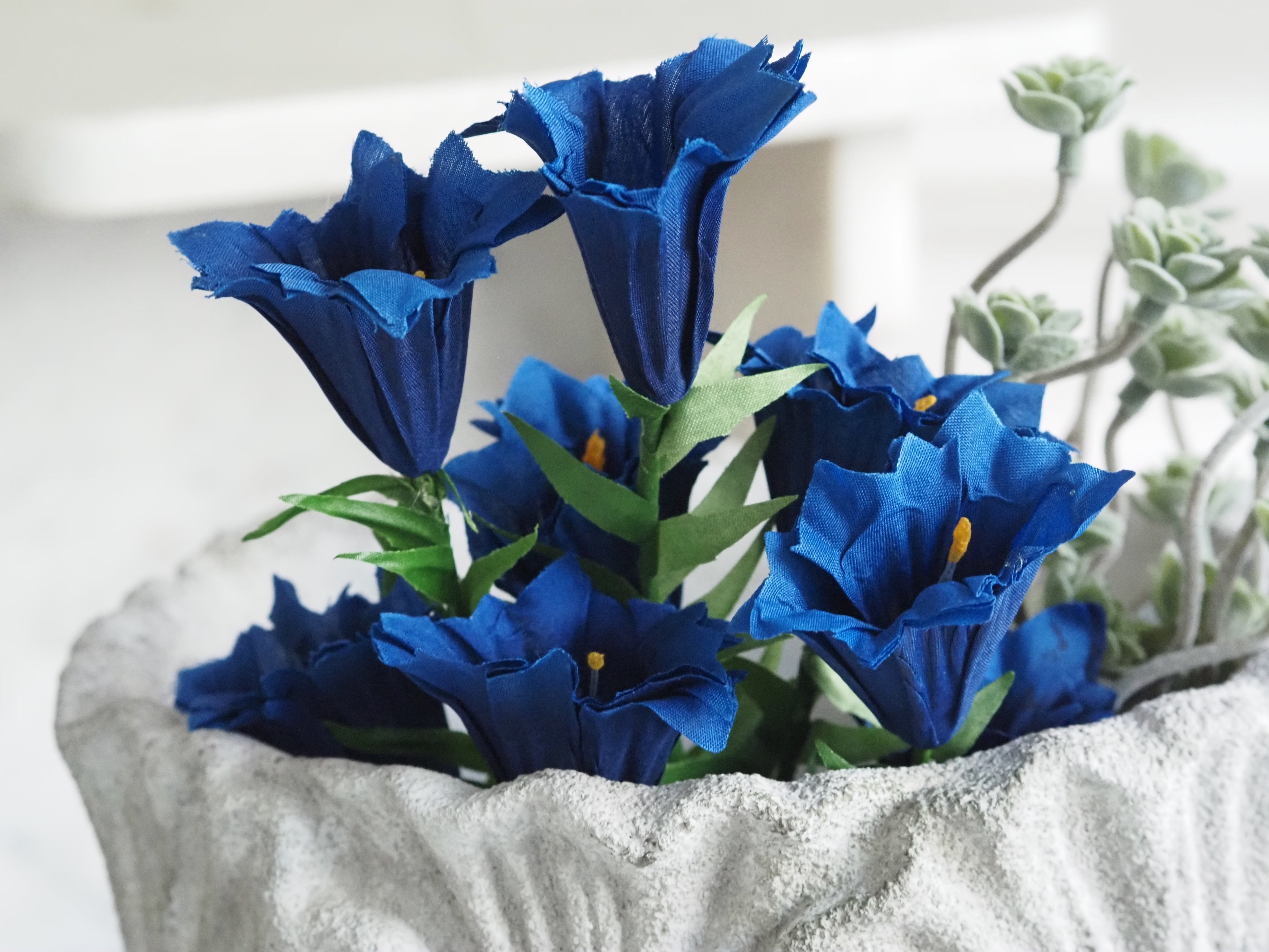 Enzianbusch · künstlicher Blütenzweig in Blau