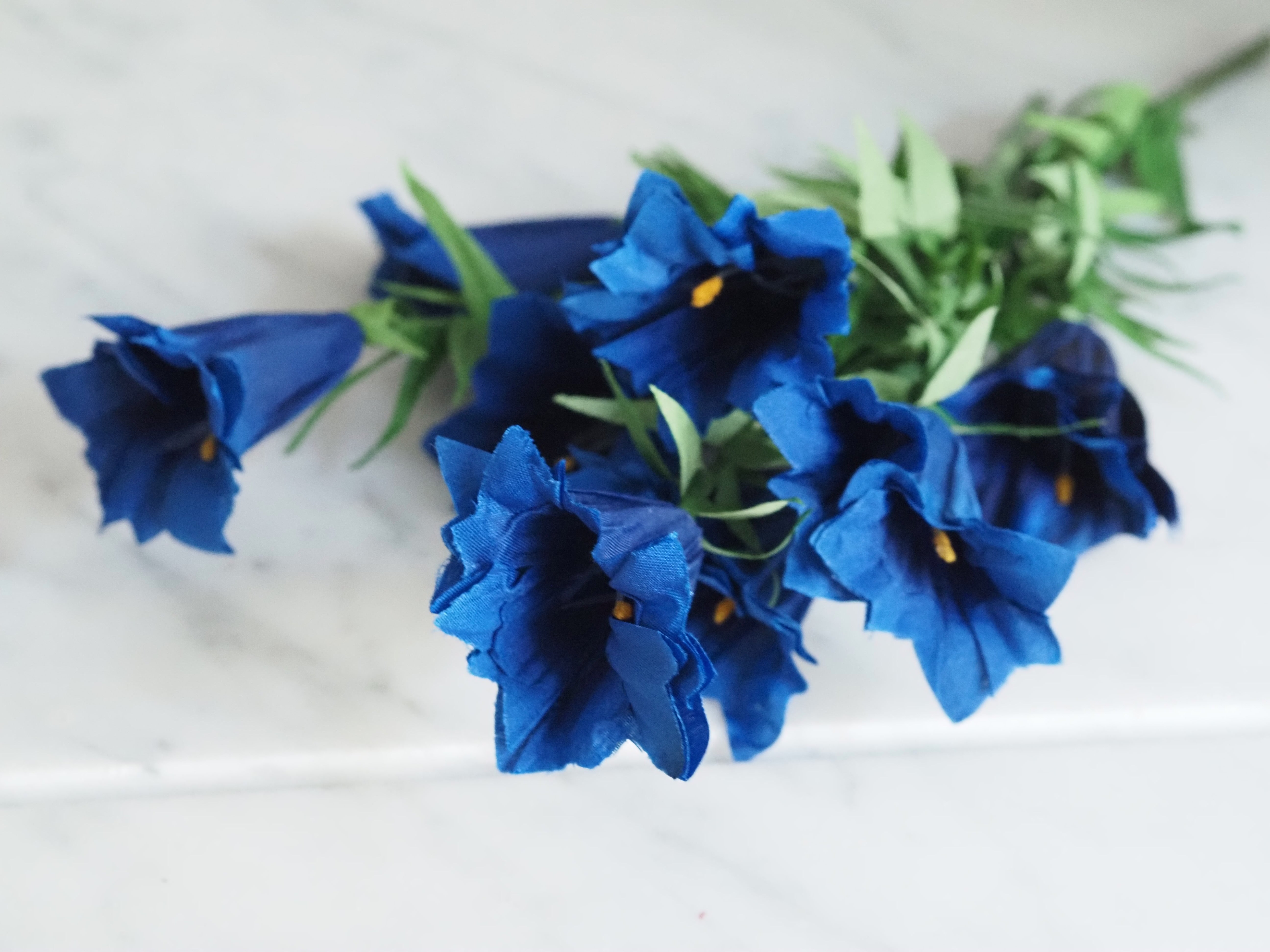 Enzianbusch · künstlicher Blütenzweig in Blau