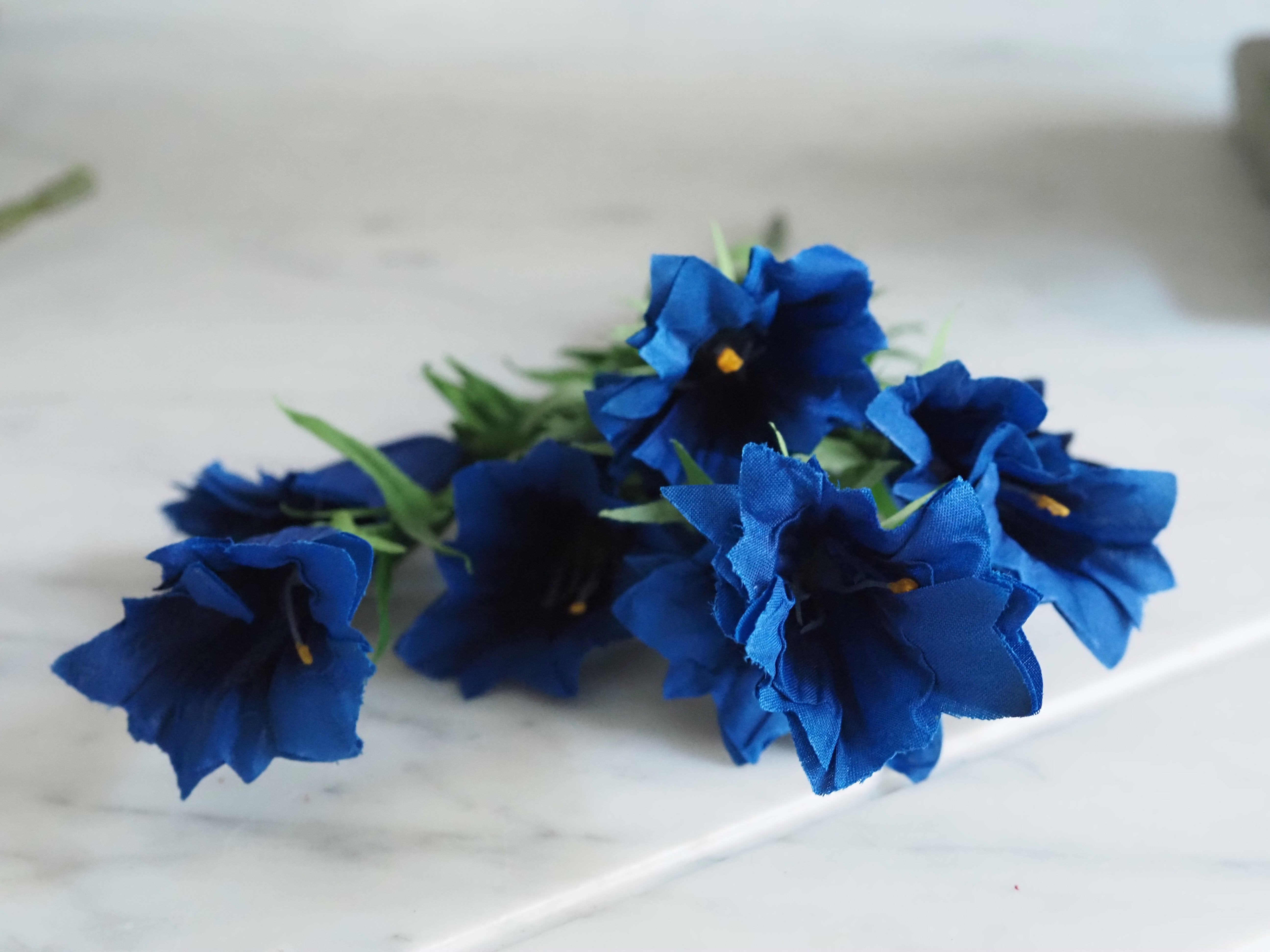Enzianbusch · künstlicher Blütenzweig in Blau