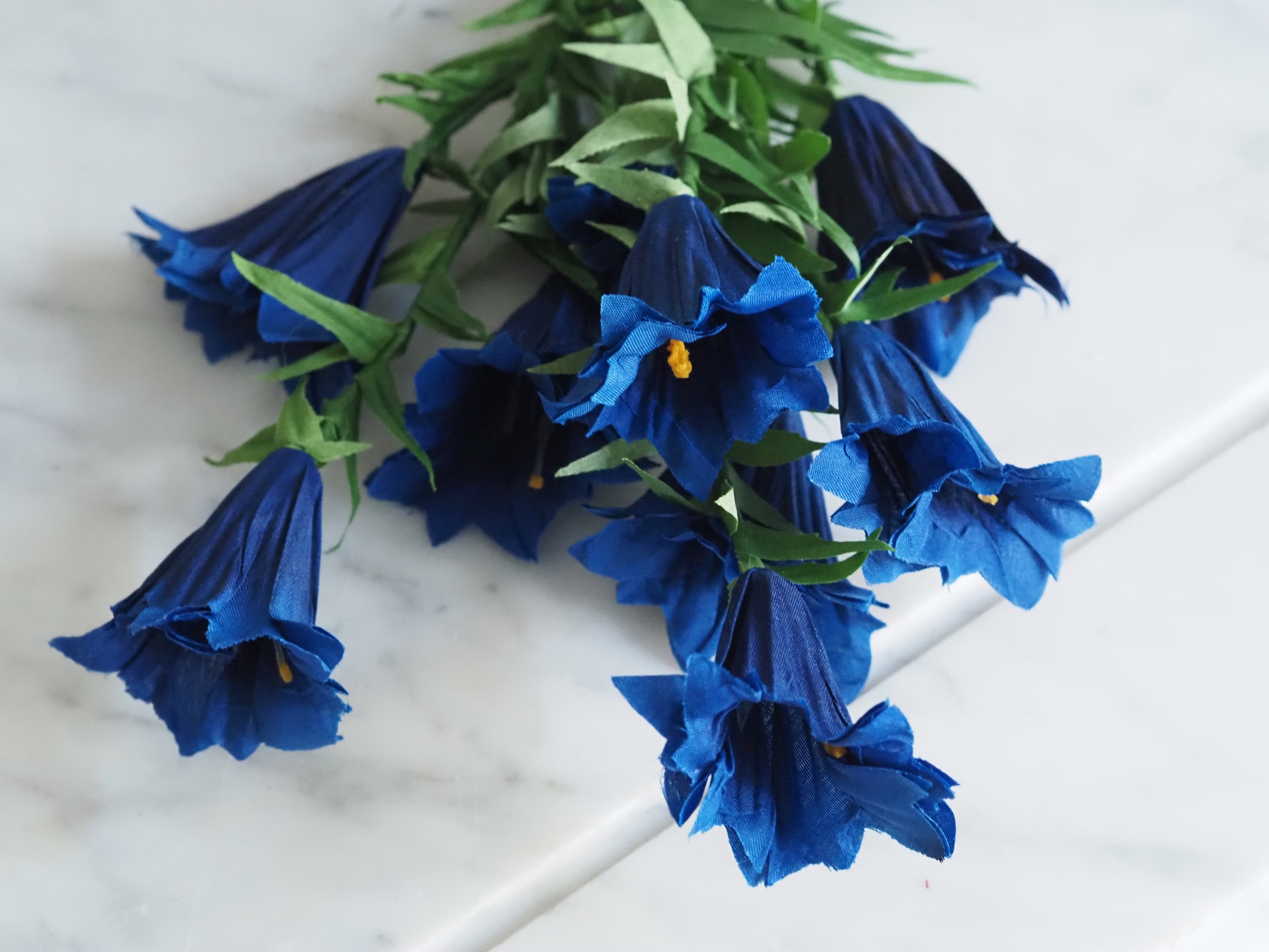 Enzianbusch · künstlicher Blütenzweig in Blau