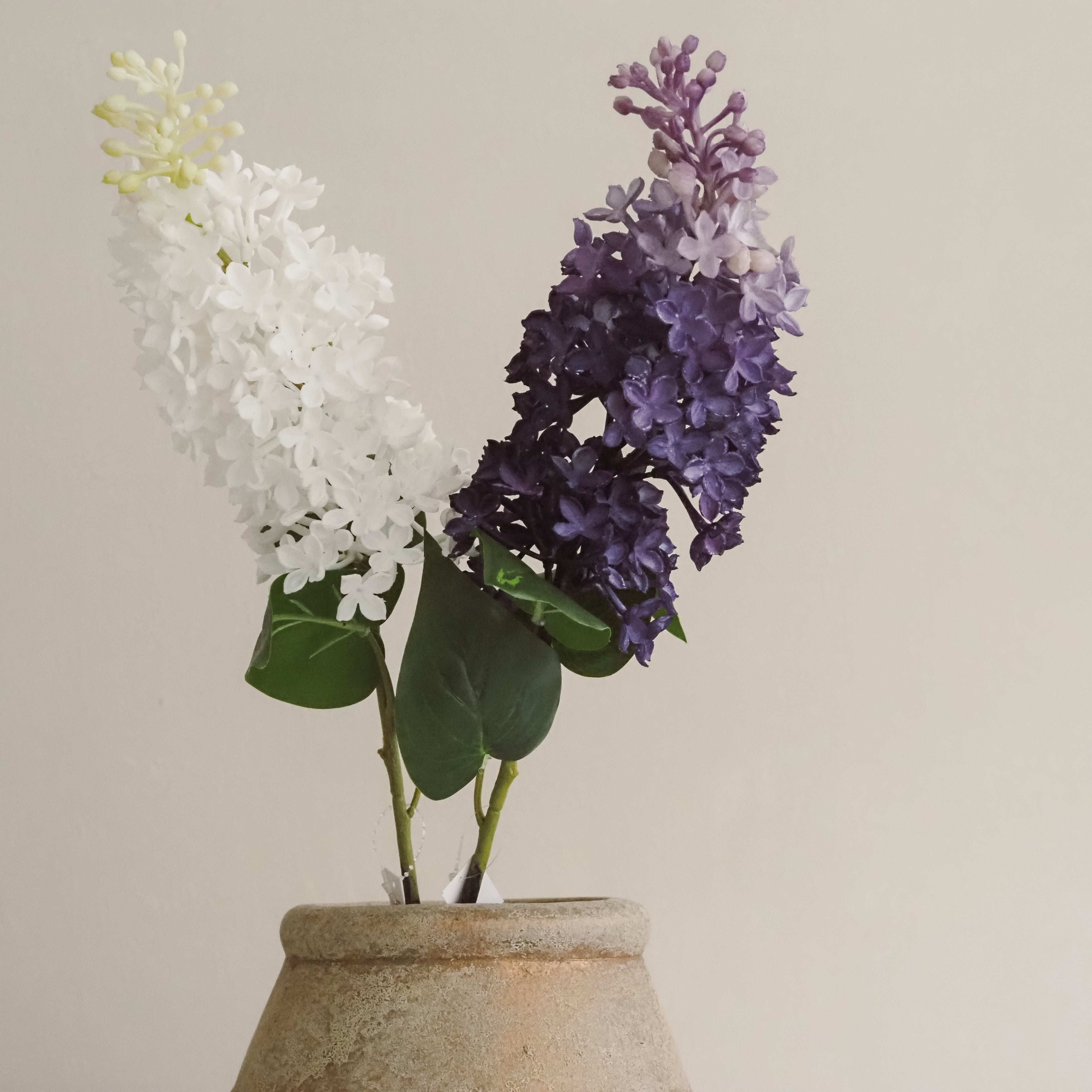 Fliederzweig · dekorativer Kunstzweig in Weiß oder Lila · 70 cm