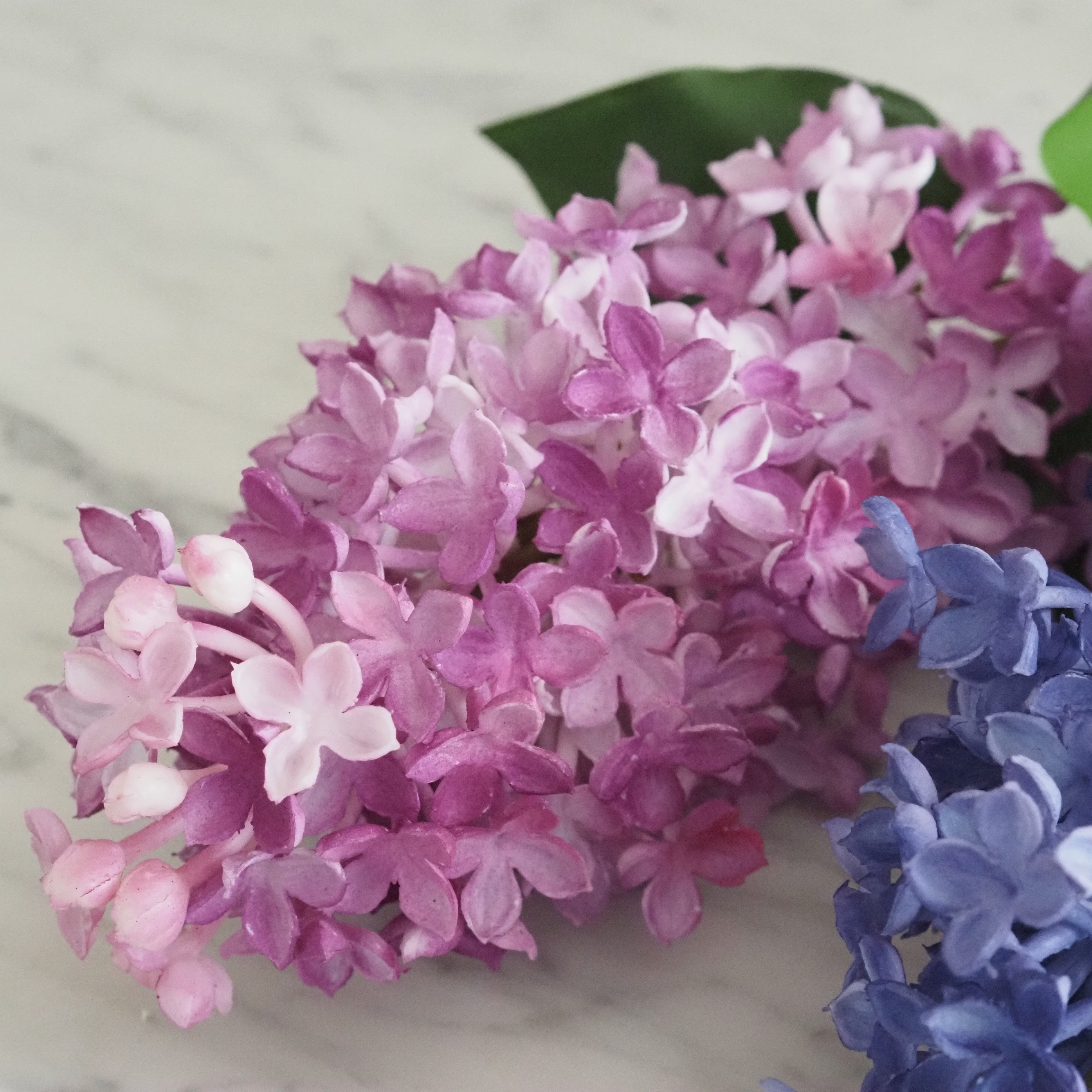 Fliederzweig Lila/violett · florale Replik im Stil klassischer Frühlingsdekoration