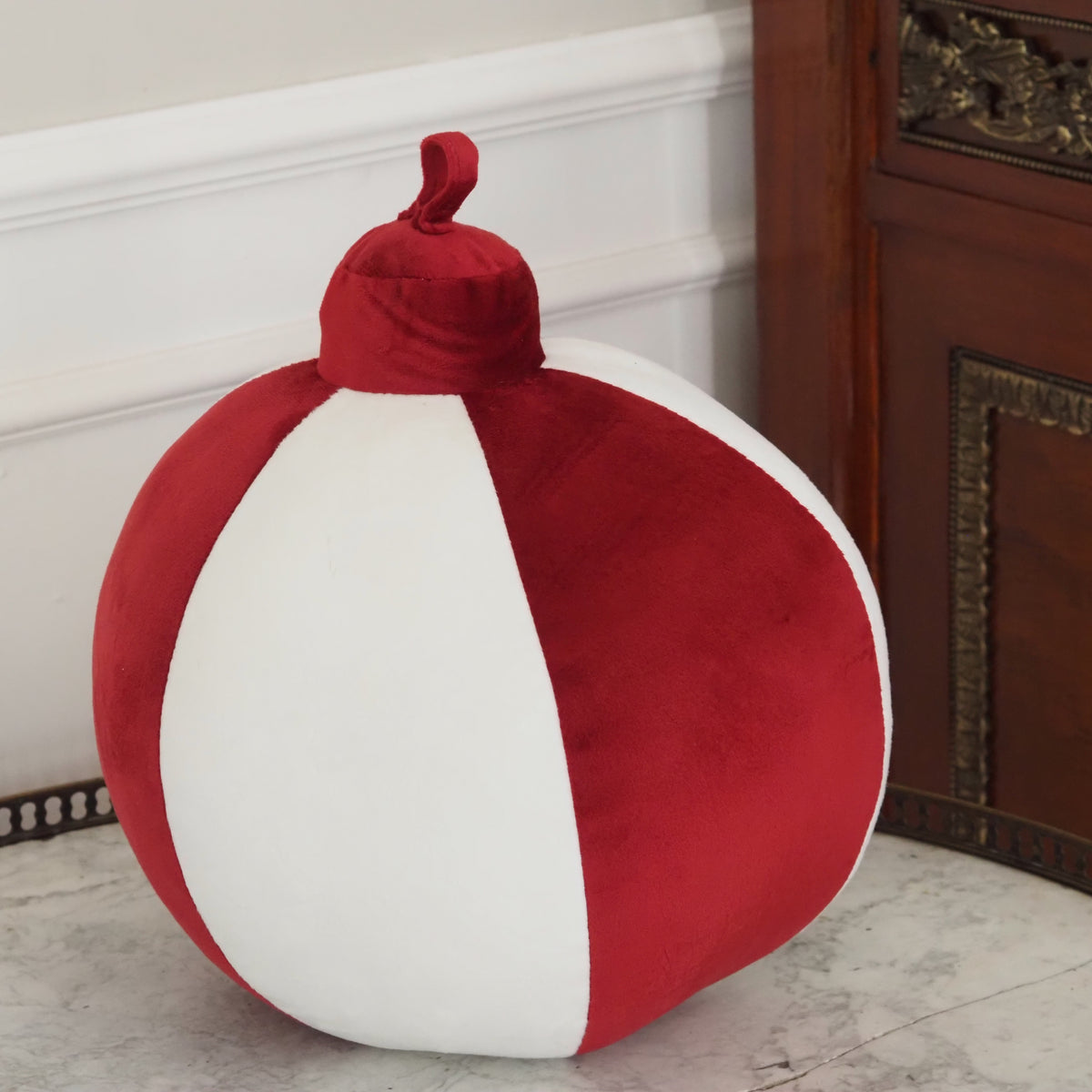 Dekokissen · Christbaumkugel-Form oder Blockstreifen
