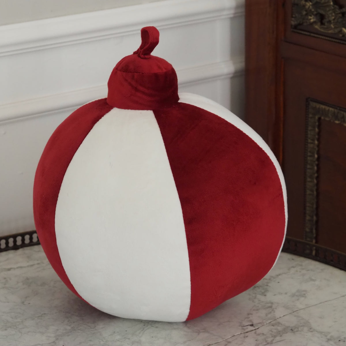 Dekokissen · Christbaumkugel-Form oder Blockstreifen