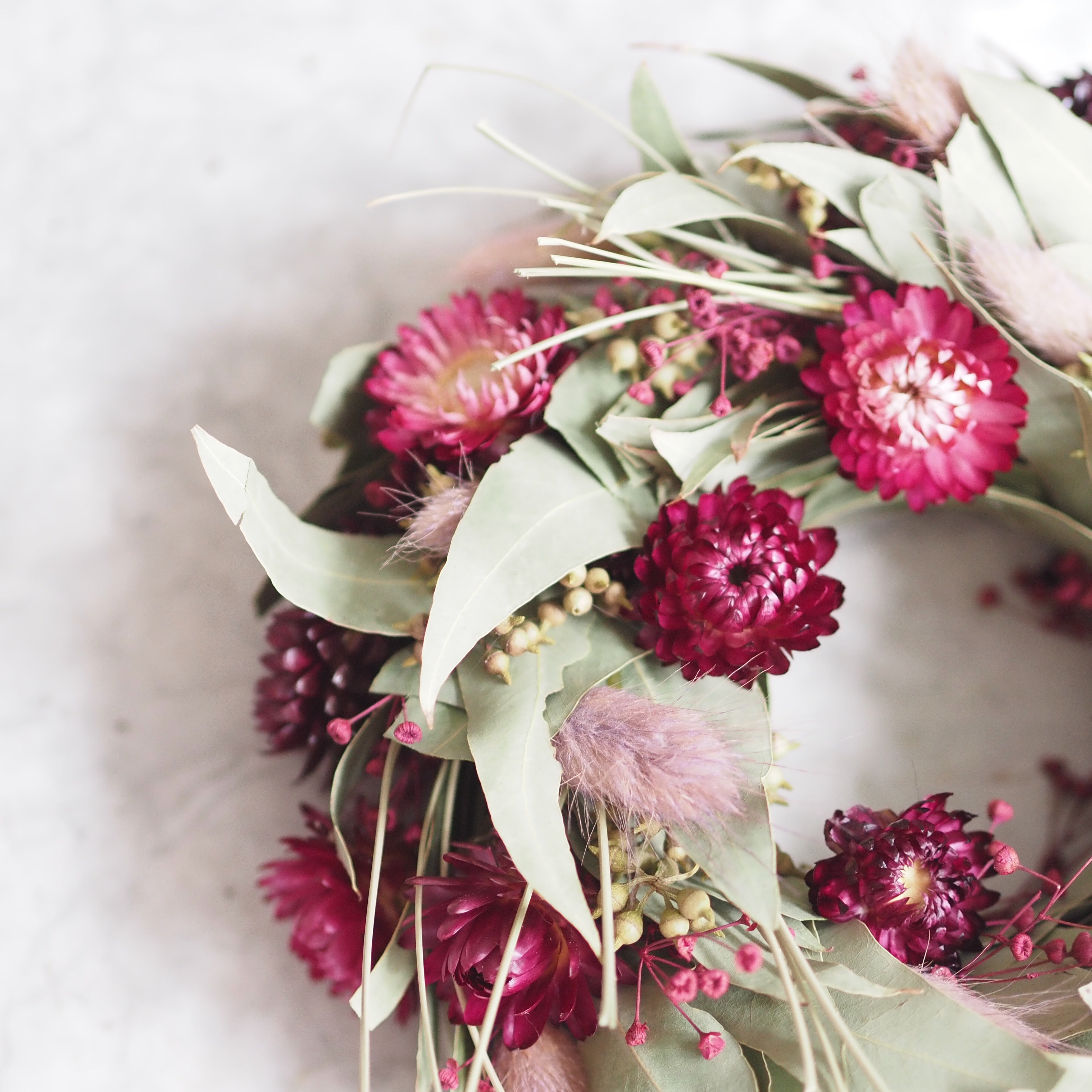 Dekokranz · Eukalyptus und Trockenblüten · florale Komposition