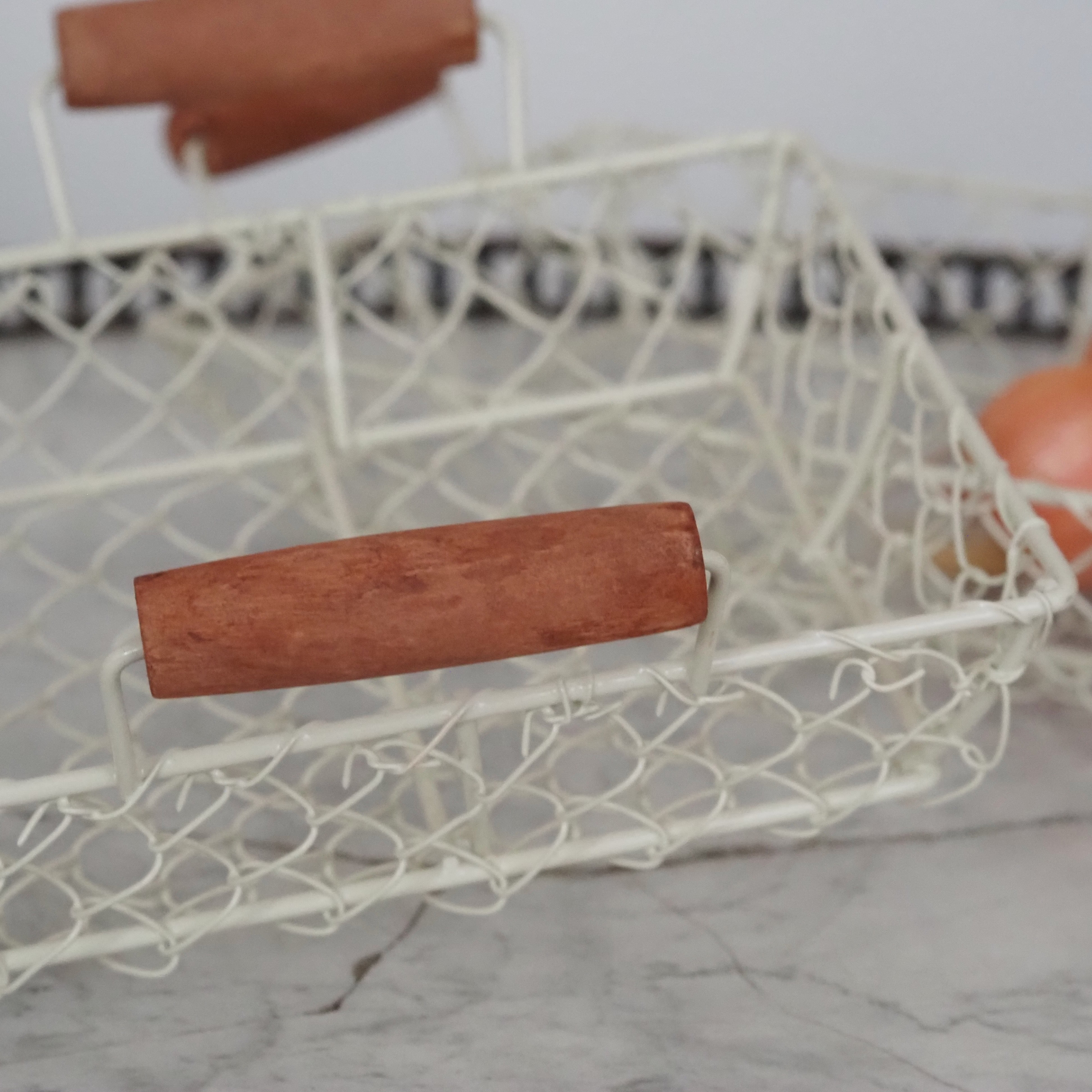 Drahtkorb 2er-Set · Eckig mit Holzgriffen im Landhausstil