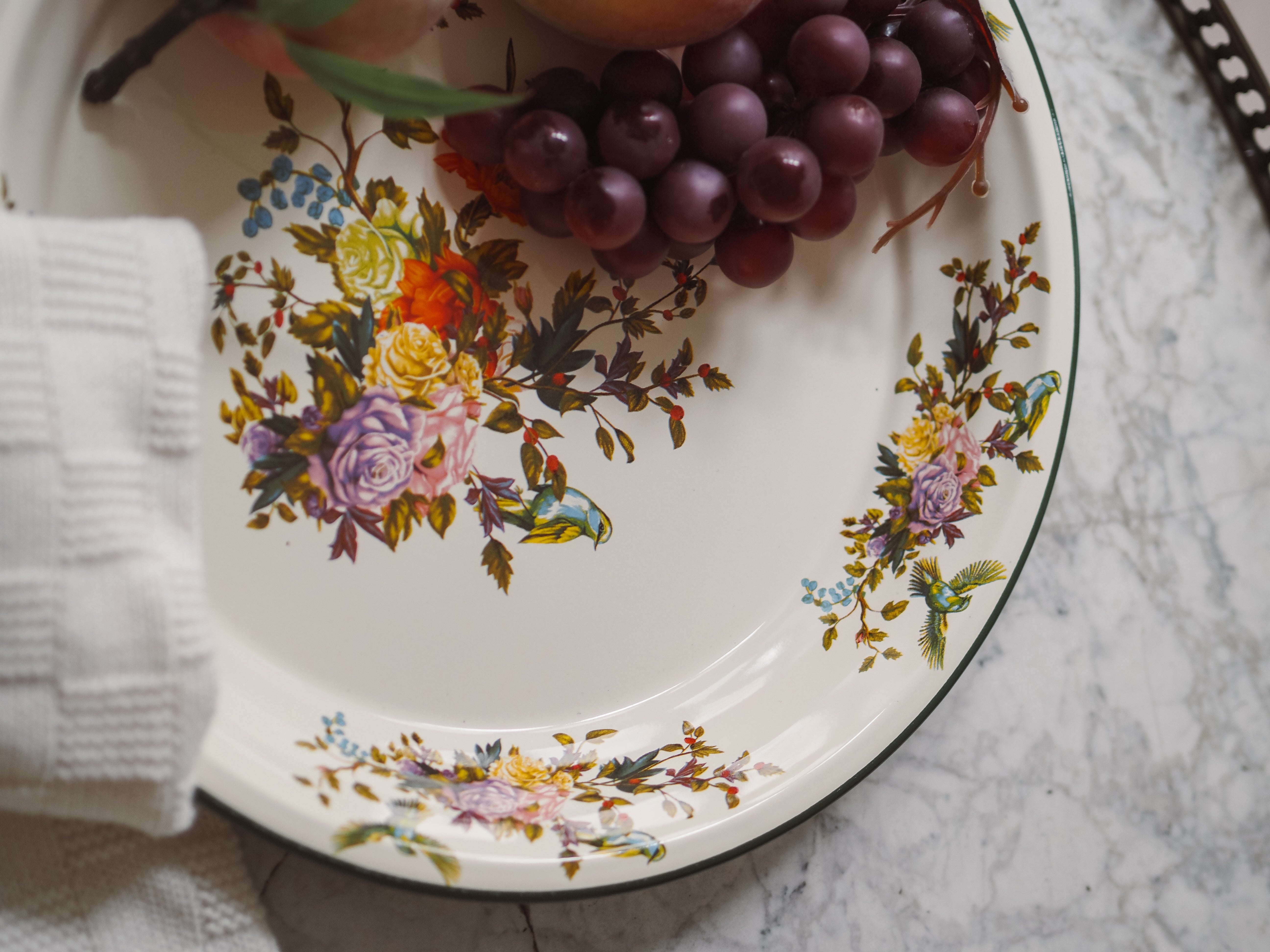 Dekoratives Serviertablett · florales Vogelmotiv / klassisch inspiriert