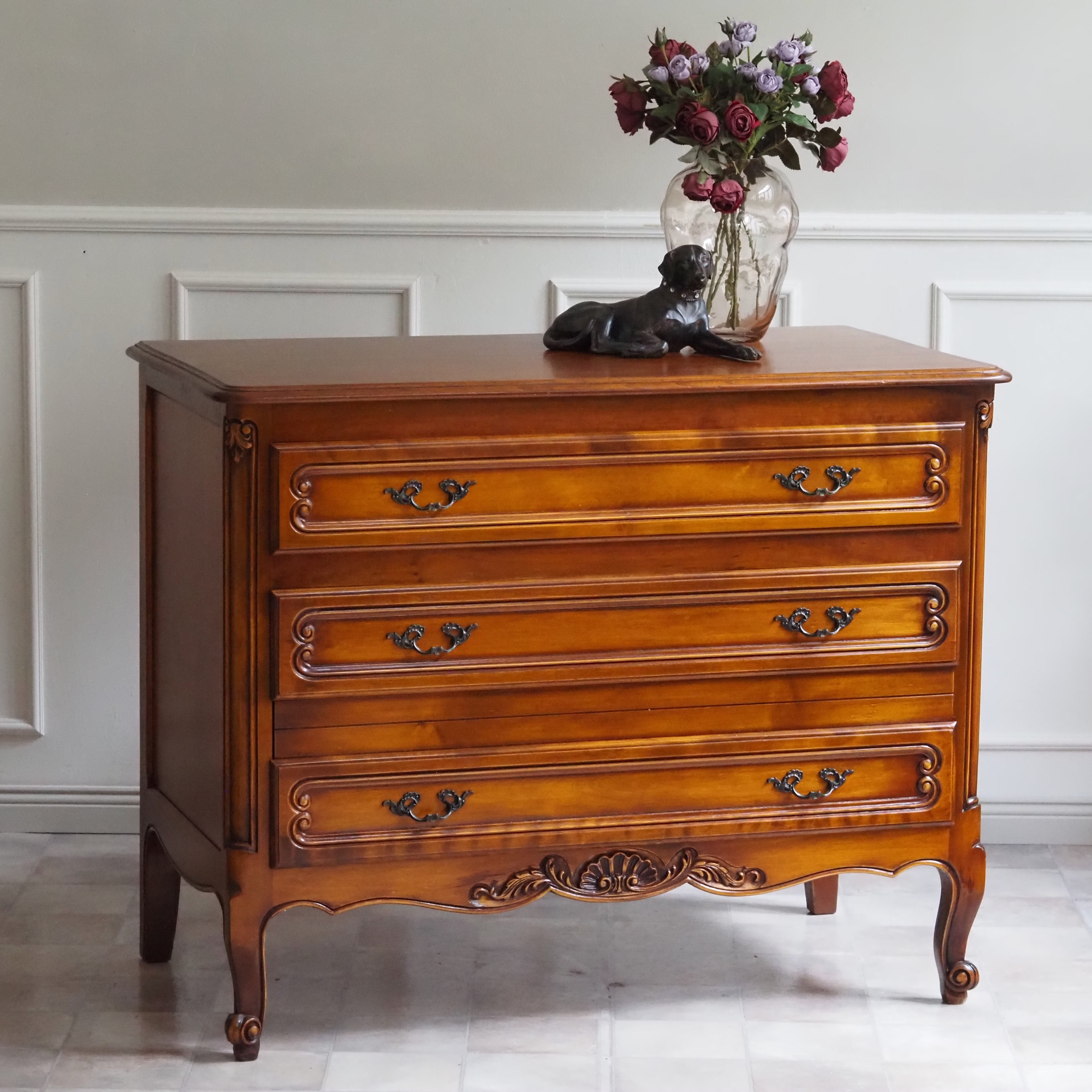 Louis XV Stil Kommode Kirschbaum, 2. Hälfte 20. Jahrhundert