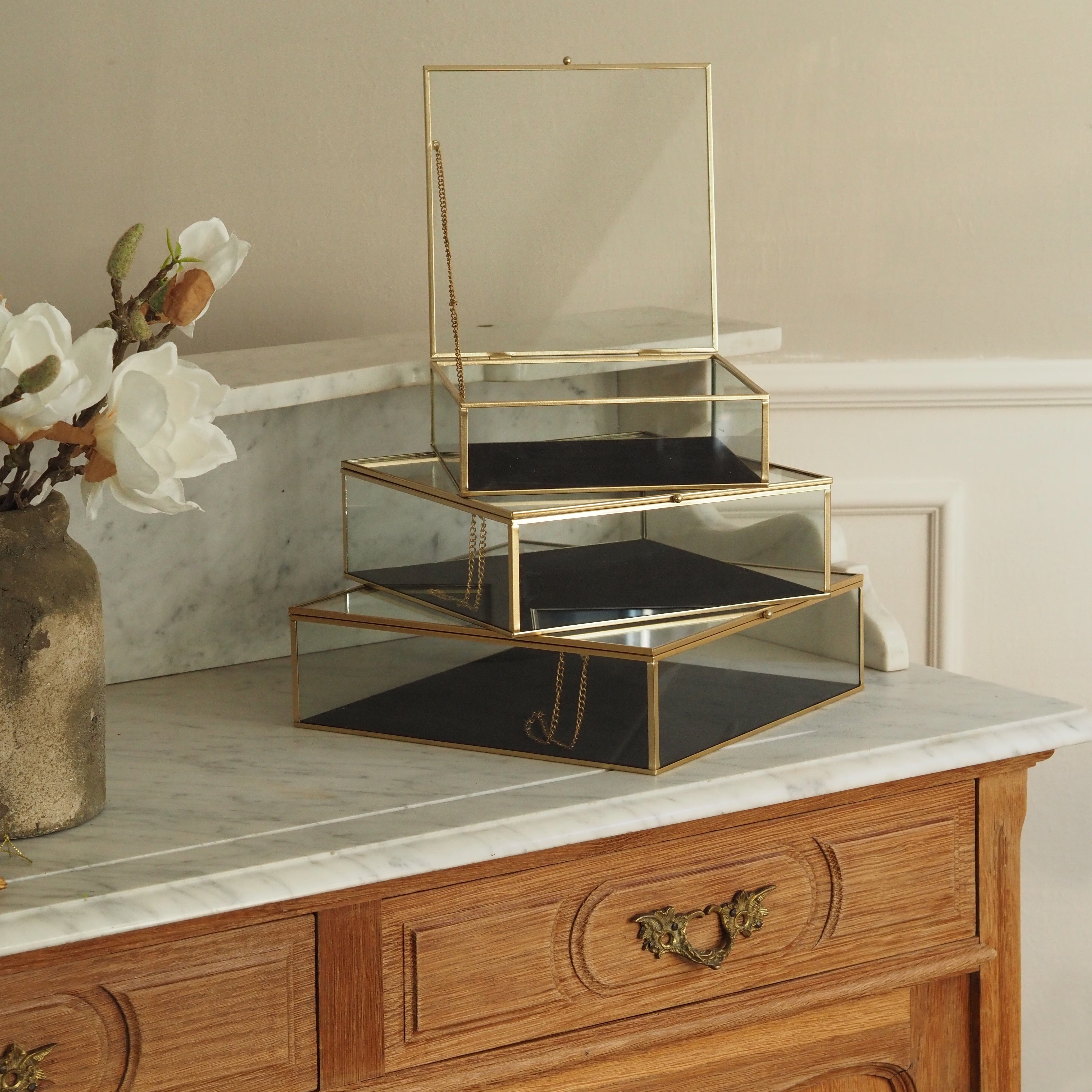 Glaskästchen Set · spiegelndes Schmuck- und Dekorationsobjekt im Art-Déco-inspirierten Stil