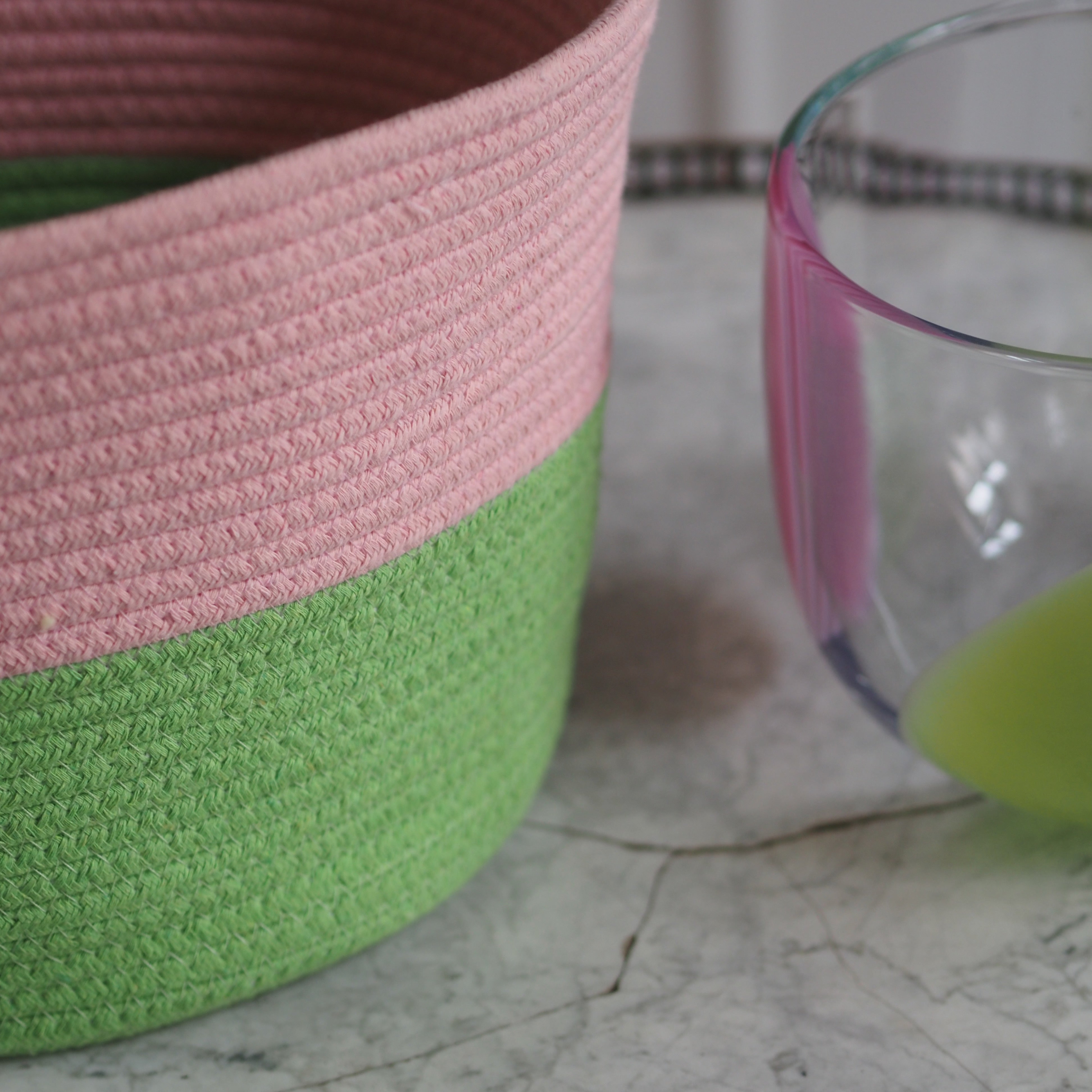 Stoffkorb Rosa / Grün · Geflochtene Baumwollkordel mit Schriftzug „Ciao"