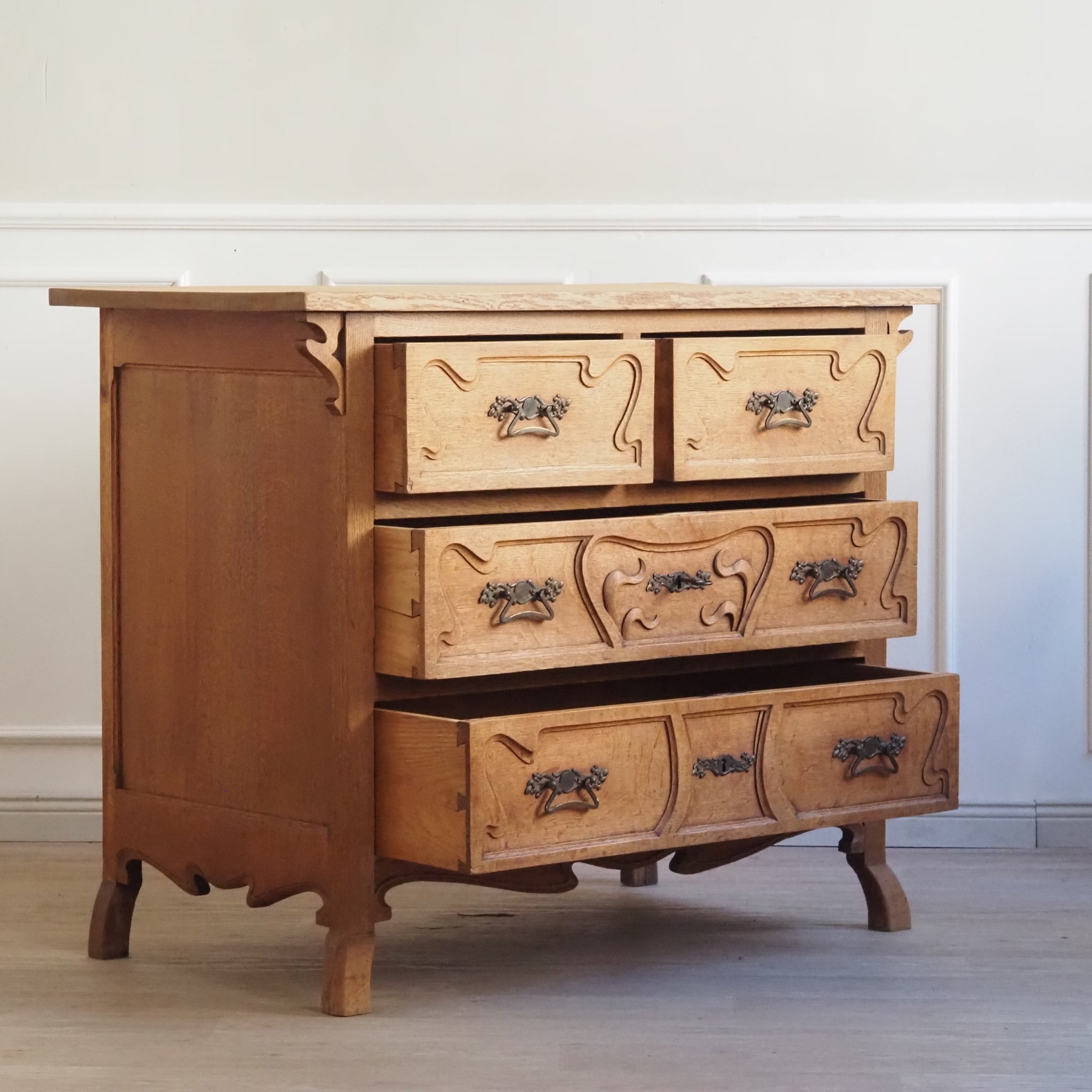 Französische Landhaus Kommode aus Eiche Natur, Vintage Schubladenkommode