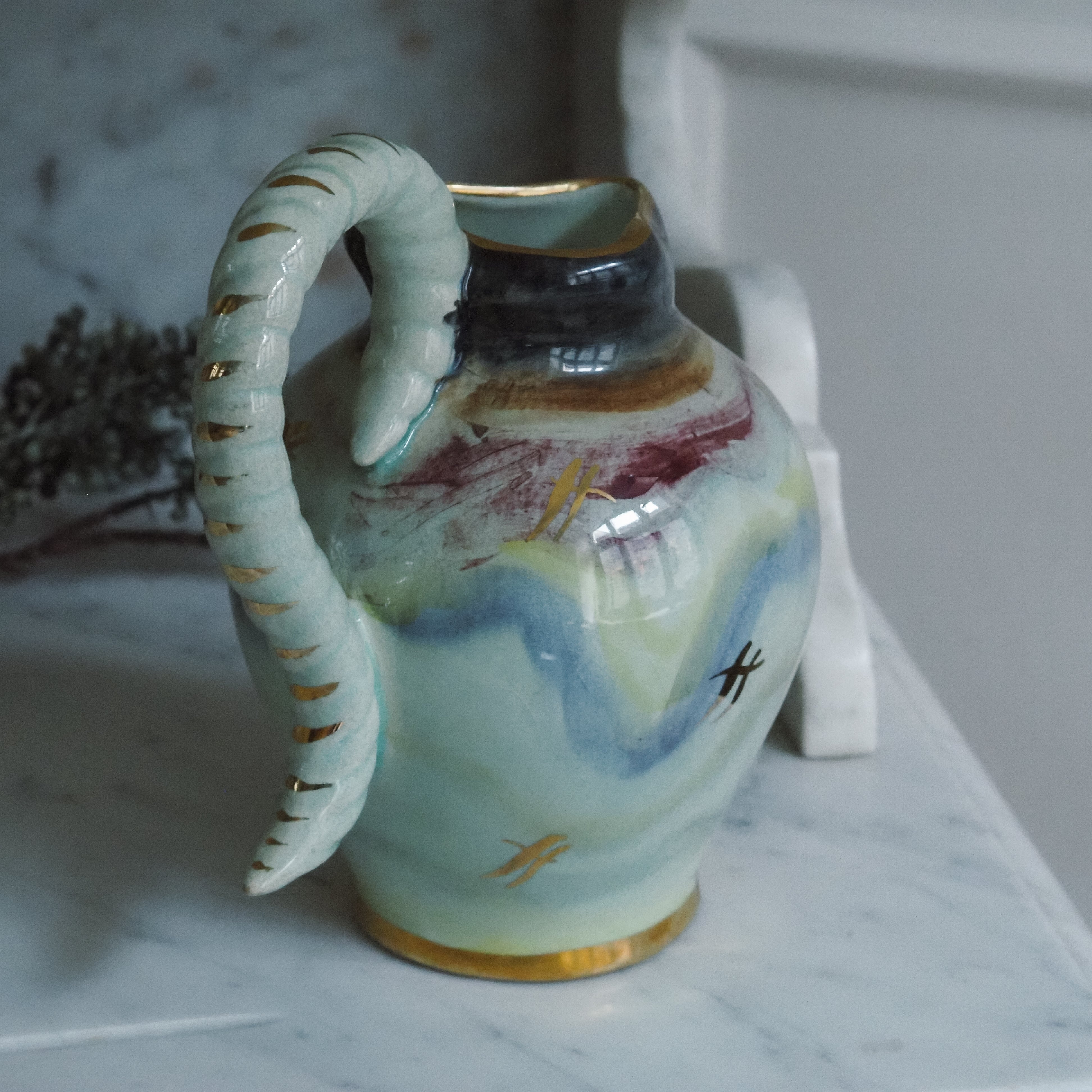 Krug · Mid-Century inspirierte Keramikform mit pastellierter Glasur