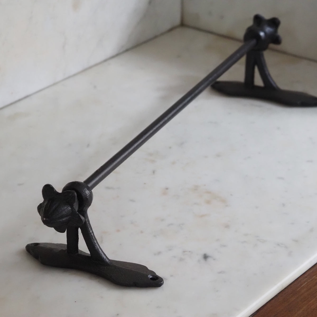 Handtuchstange Schwarz · Rosettenhalter Landhausstil