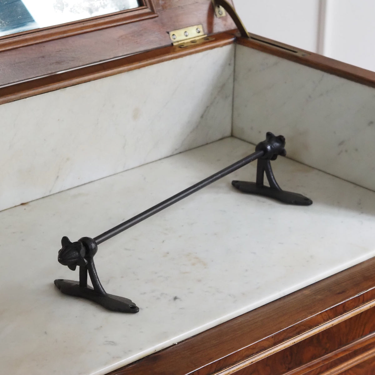 Handtuchstange Schwarz · Rosettenhalter Landhausstil