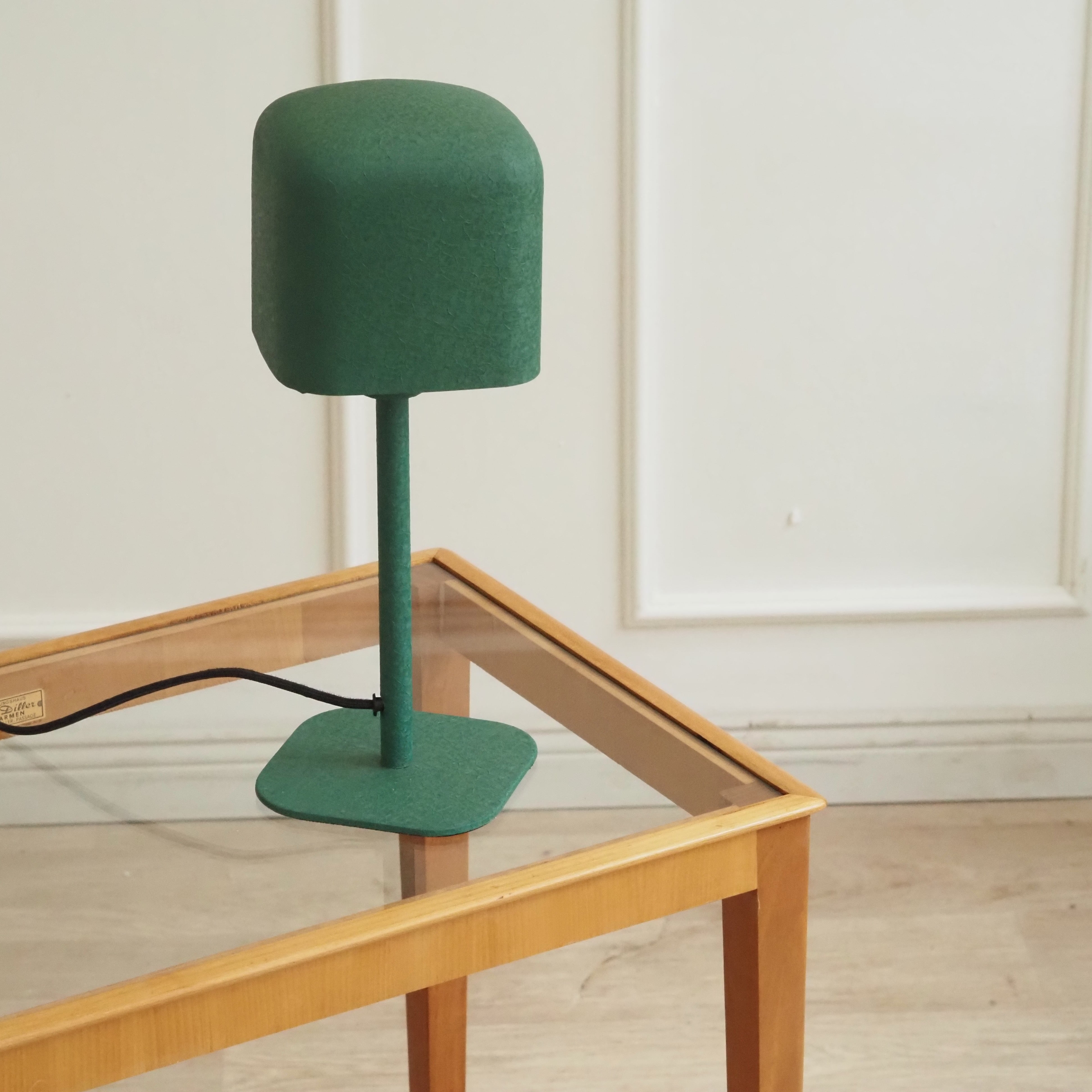 Tischlampe Tannengrün · ELENIE — Capsule-Schirm mit Craquelé-Oberfläche