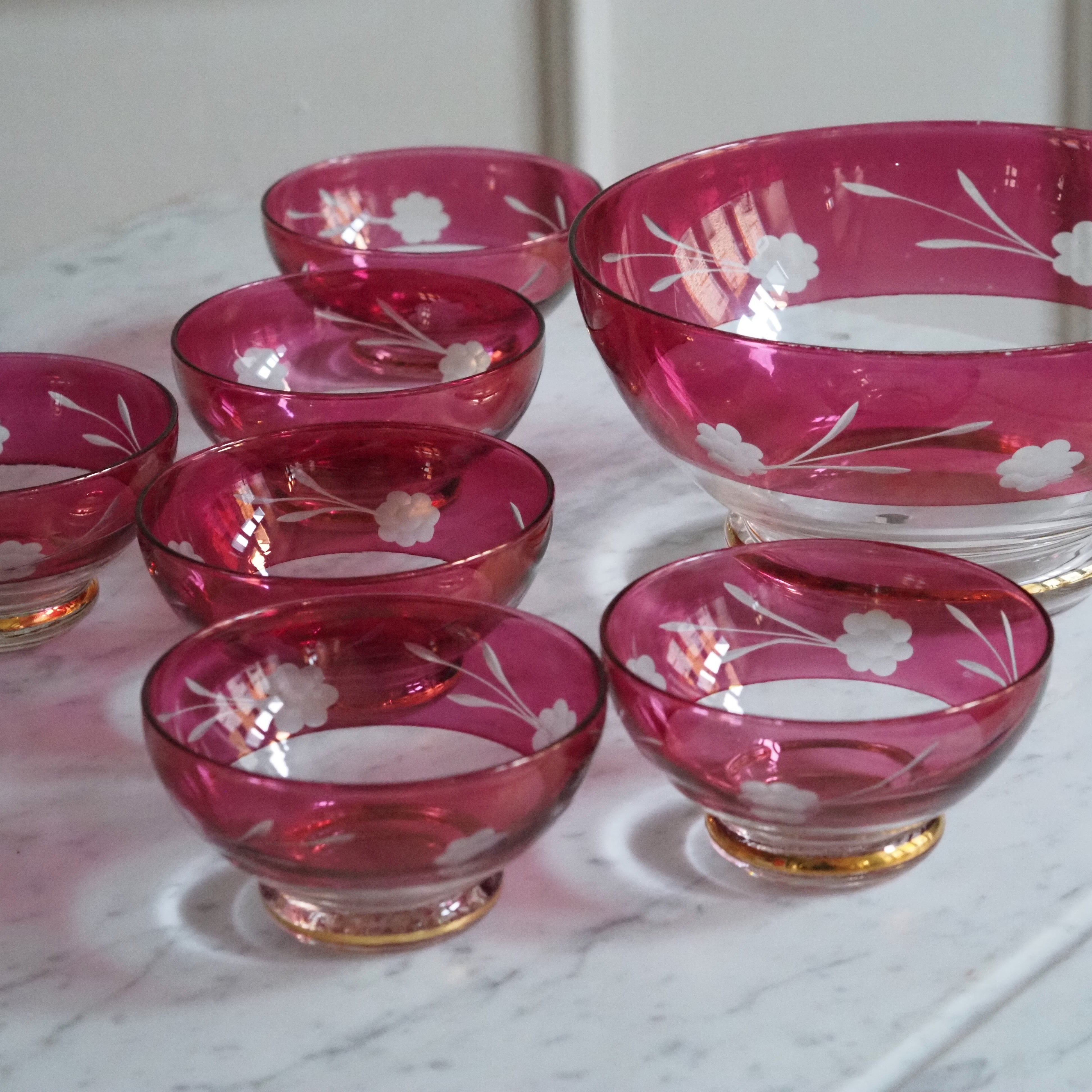 Dessertschalen Set · florales Glasdesign / Tisch- und Servierobjekt