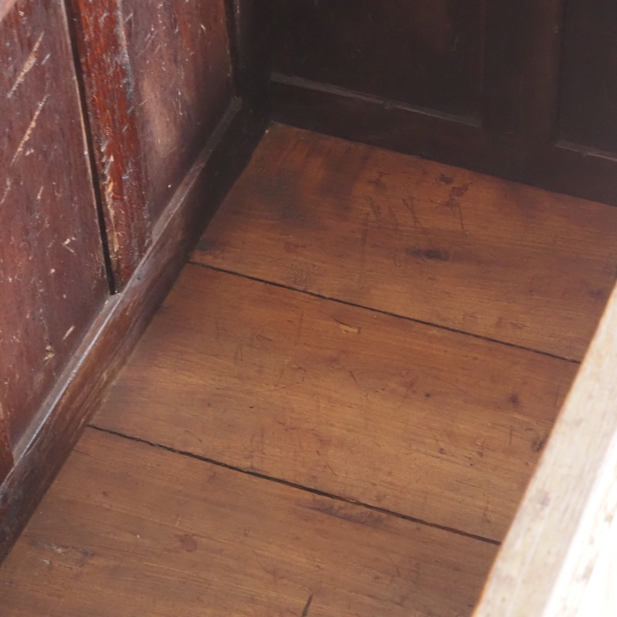 Antike Eichenholz Truhe mit geschnitzter Front und Klappdeckel um 1880