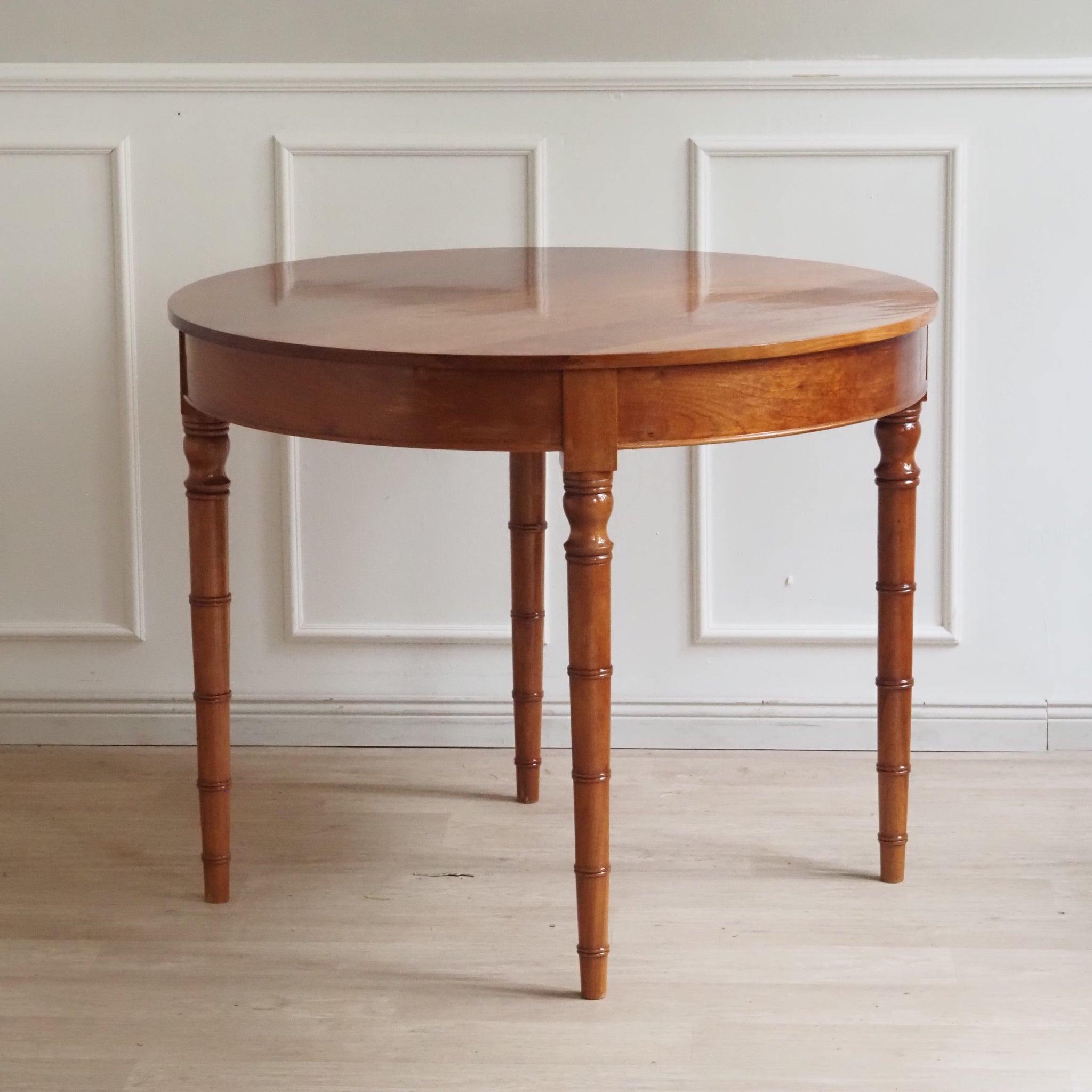 Runder Biedermeier Tisch aus Kirschholz - 92 cm Durchmesser Esstisch Antik