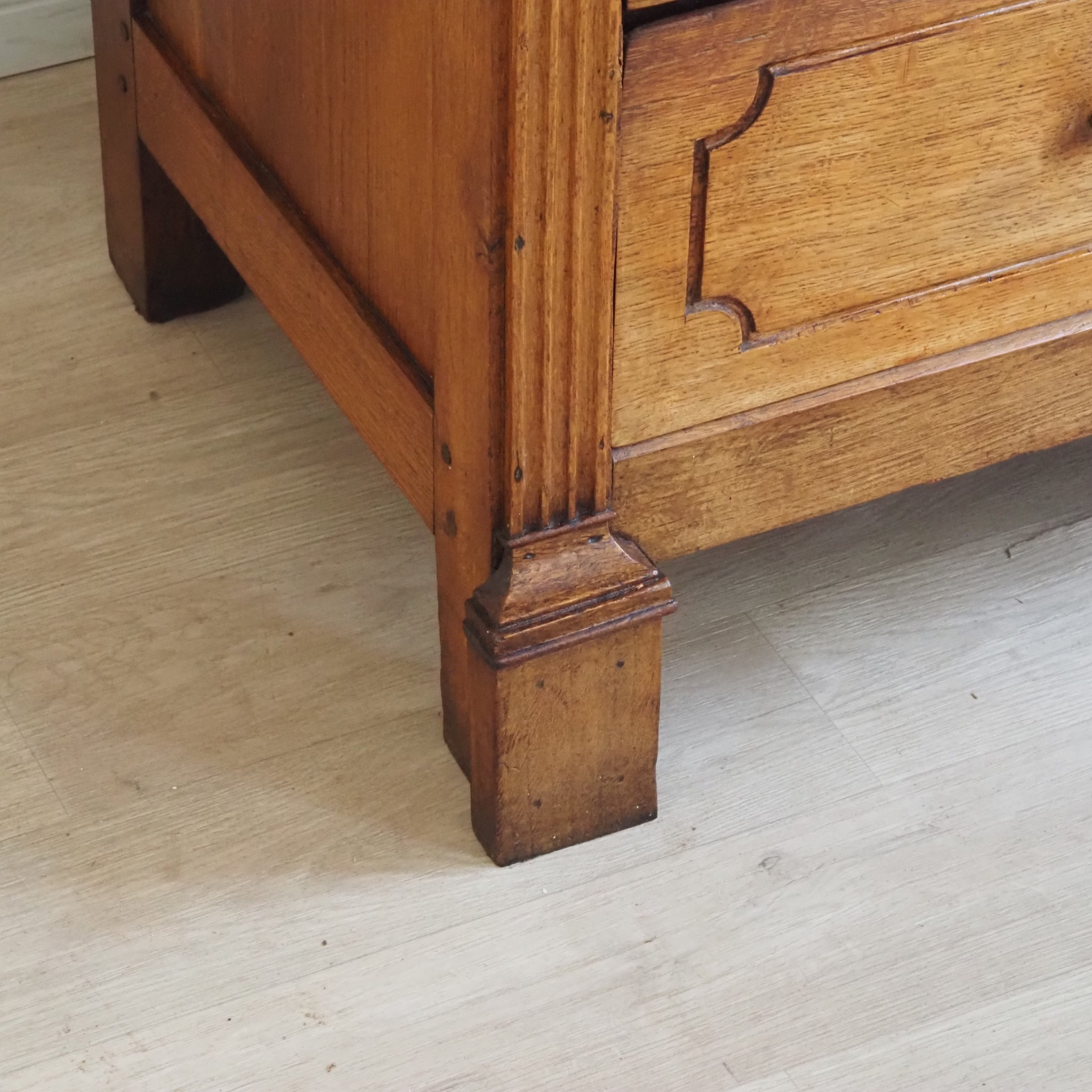 Elegante antike Schubladenkommode um 1880 - Kommode Eiche honigbraun