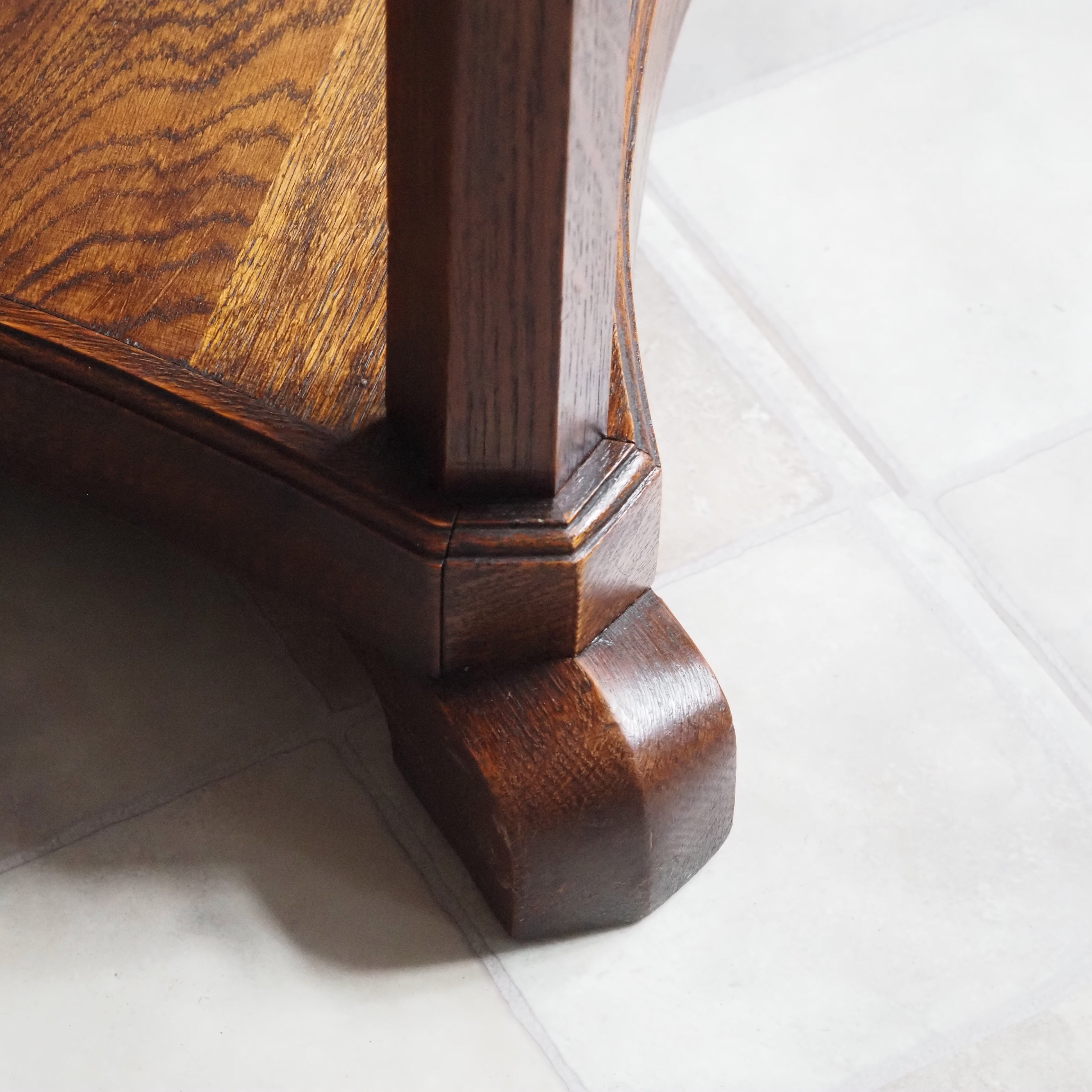 Beistelltisch Art Deco Eiche rund um 1920