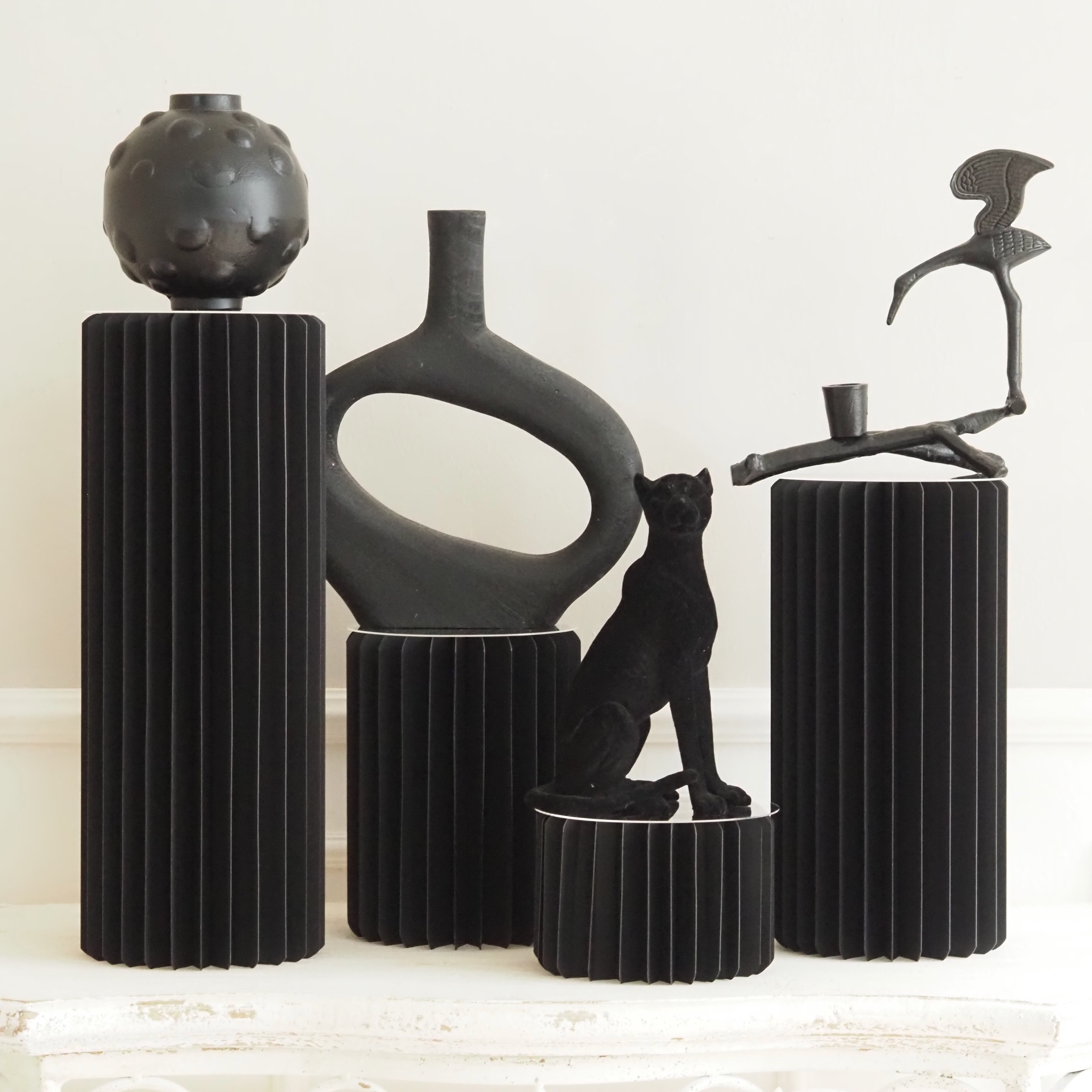 Papiersäule Mini · Set/4 · H 10–40 cm · VARIABLE: Schwarz / Creme