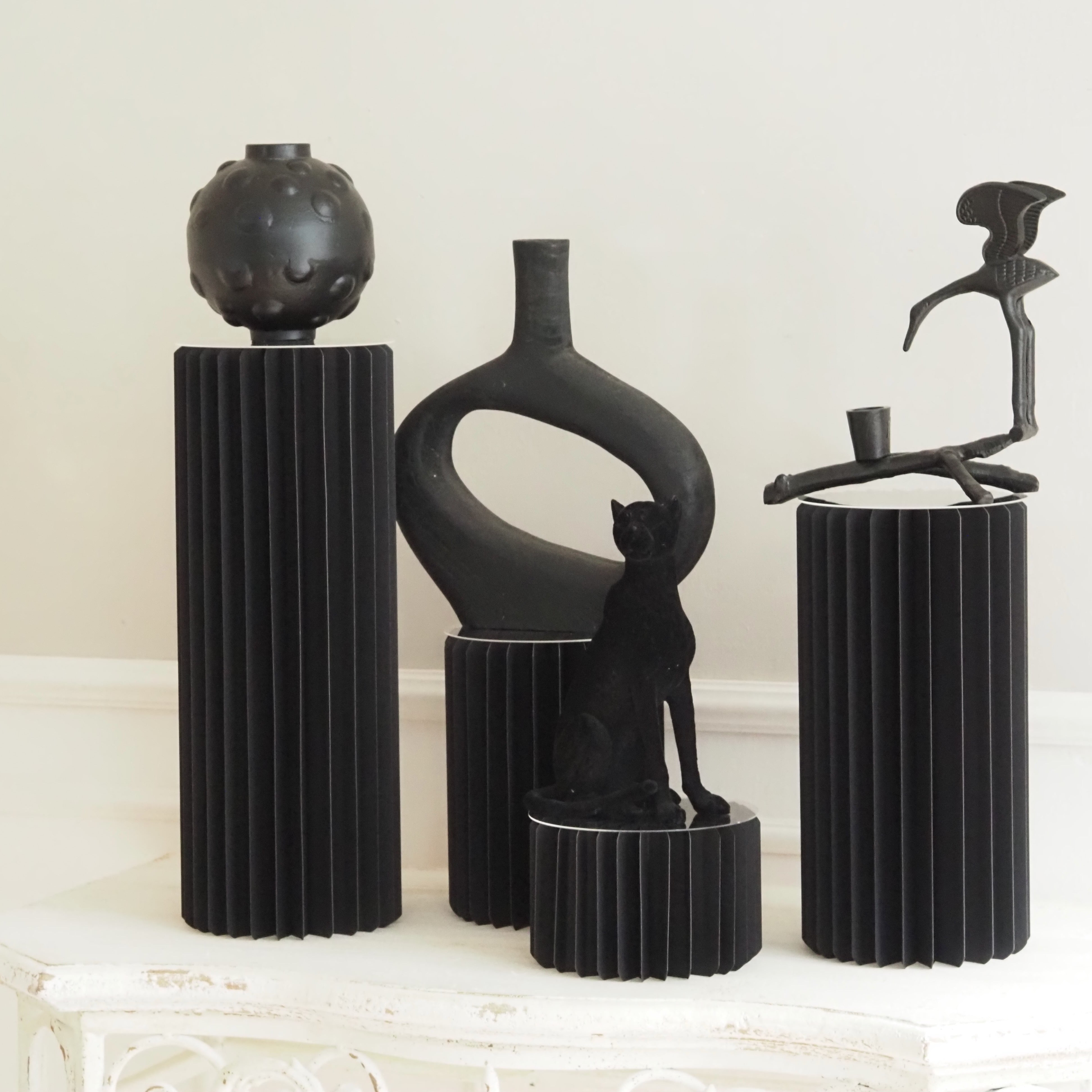 Papiersäule Mini · Set/4 · H 10–40 cm · VARIABLE: Schwarz / Creme