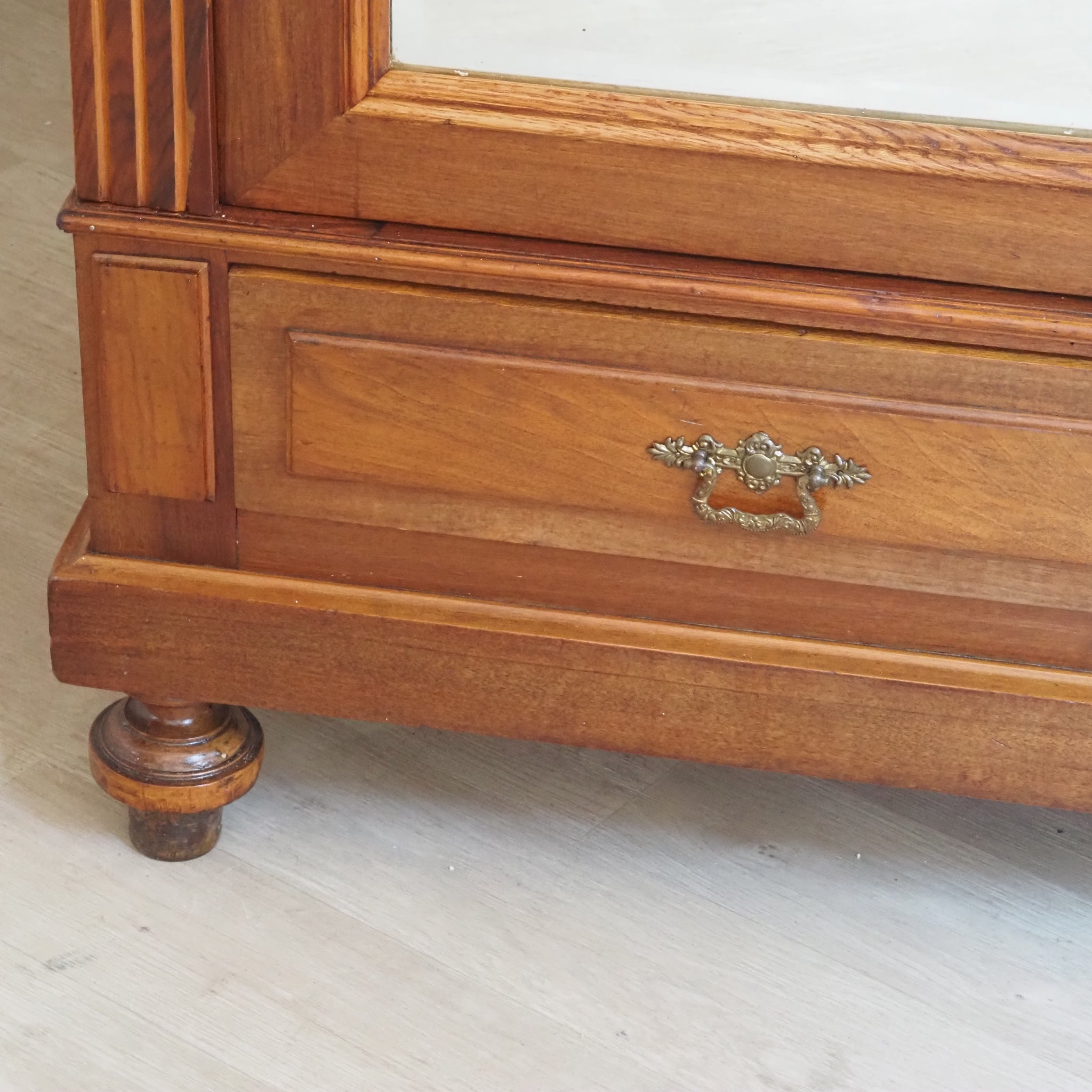 Antiker Mahagoni Kleiderschrank mit Spiegel um 1890 - 2-türiger Gründerzeit Schrank