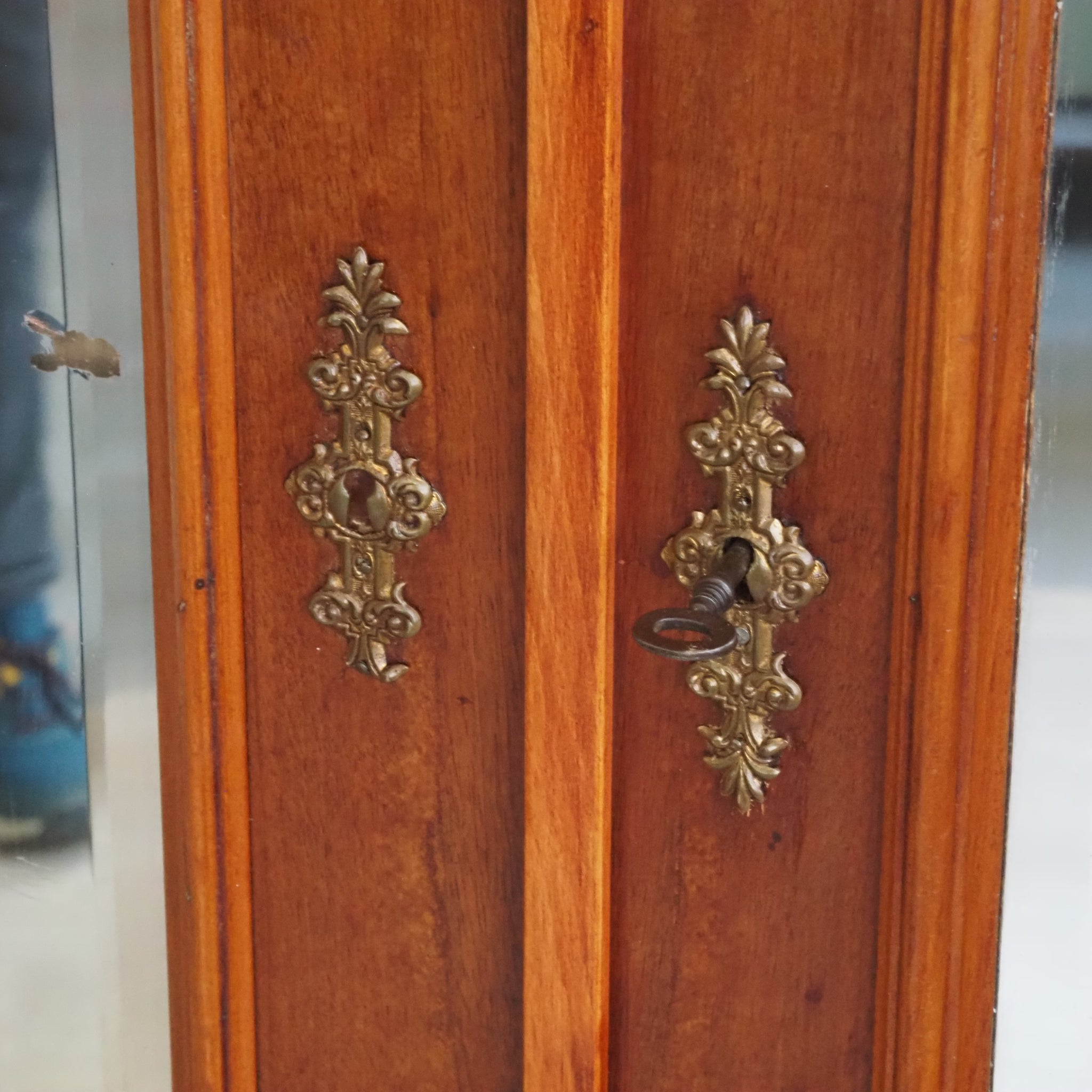 Antiker Mahagoni Kleiderschrank mit Spiegel um 1890 - 2-türiger Gründerzeit Schrank