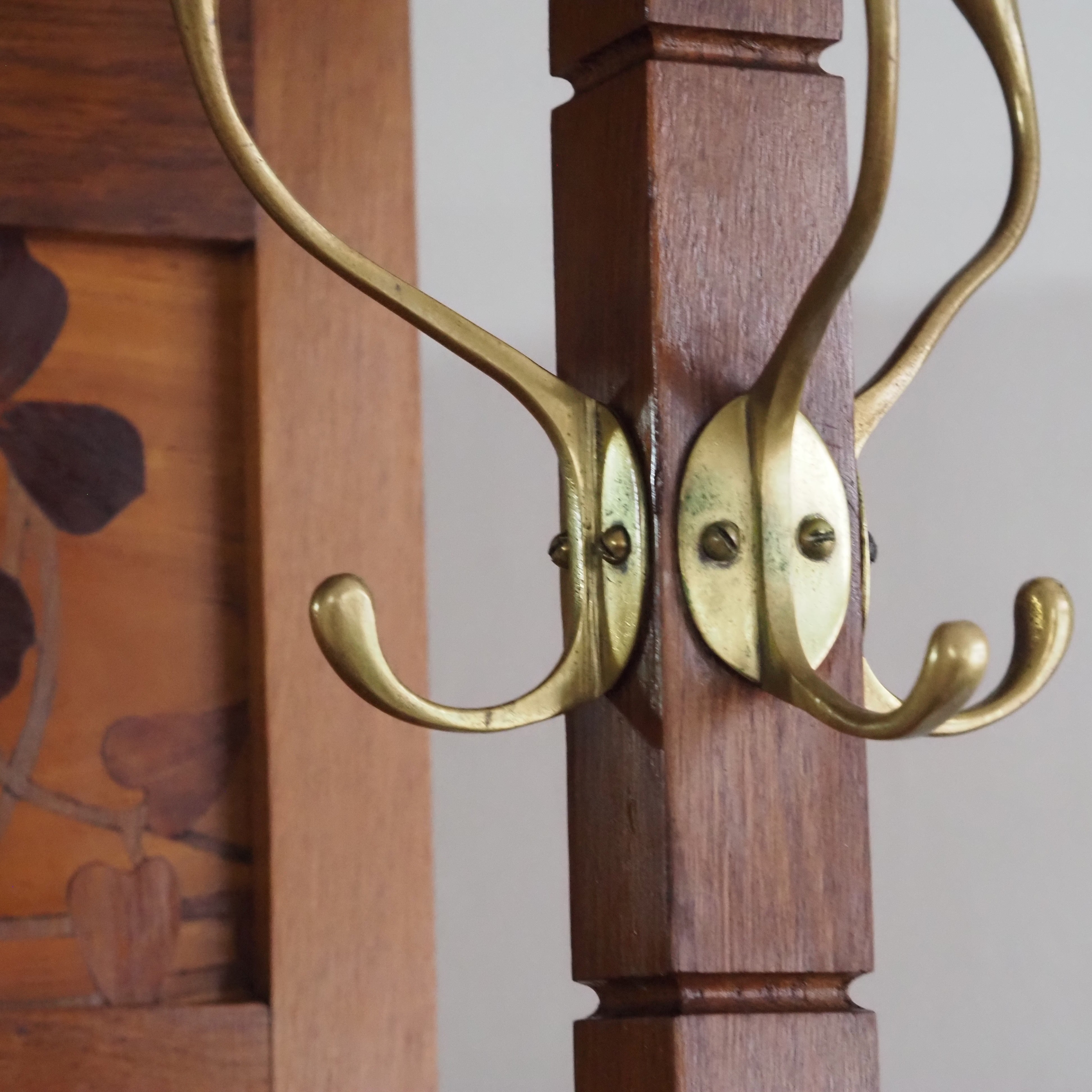 Jugendstil Garderobe Eiche mit Spiegel und Intarsien um 1900
