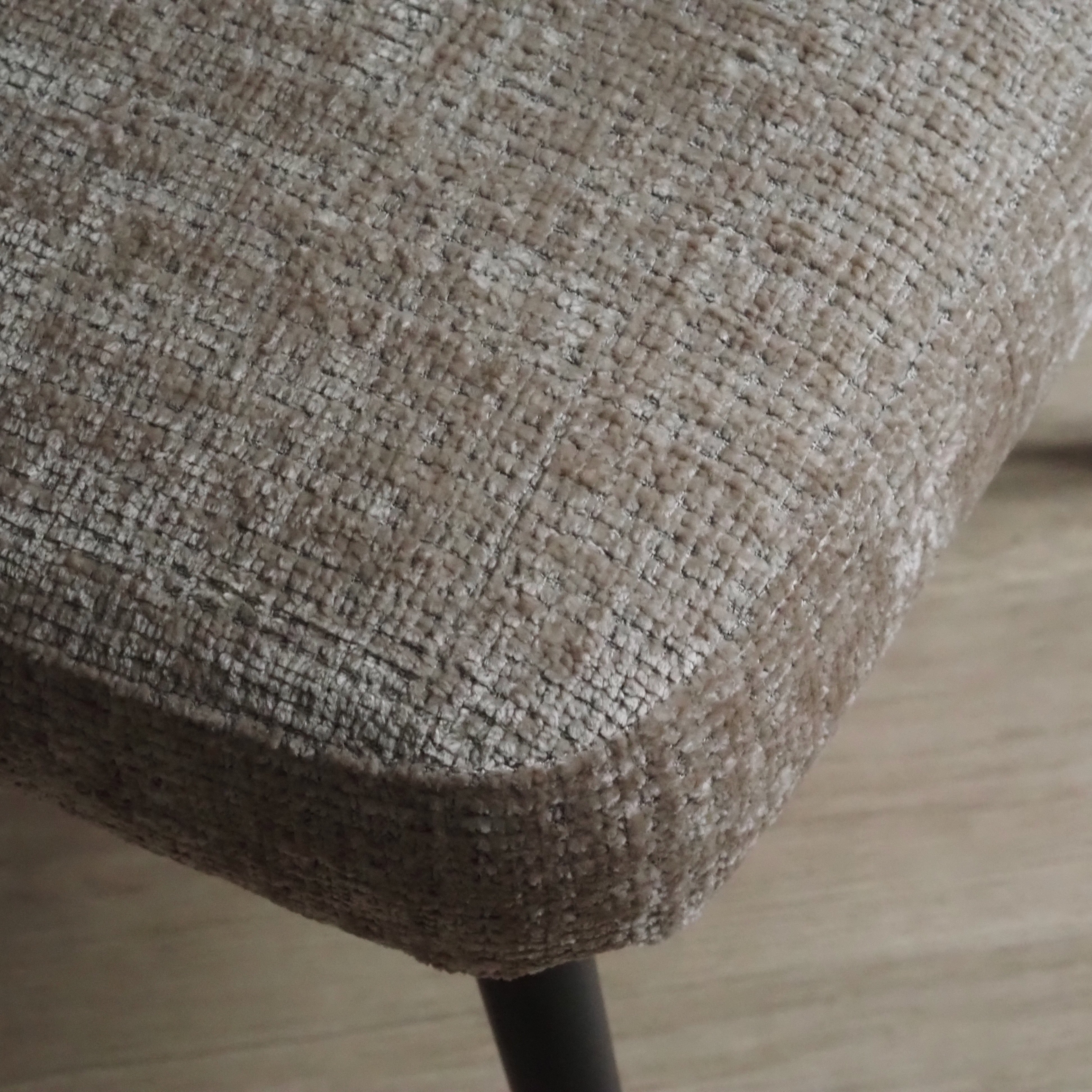 Gepolsterter Stuhl mit gerundeter Rückenlehne, Esszimmerstuhl – Chenille-Bezug Sand