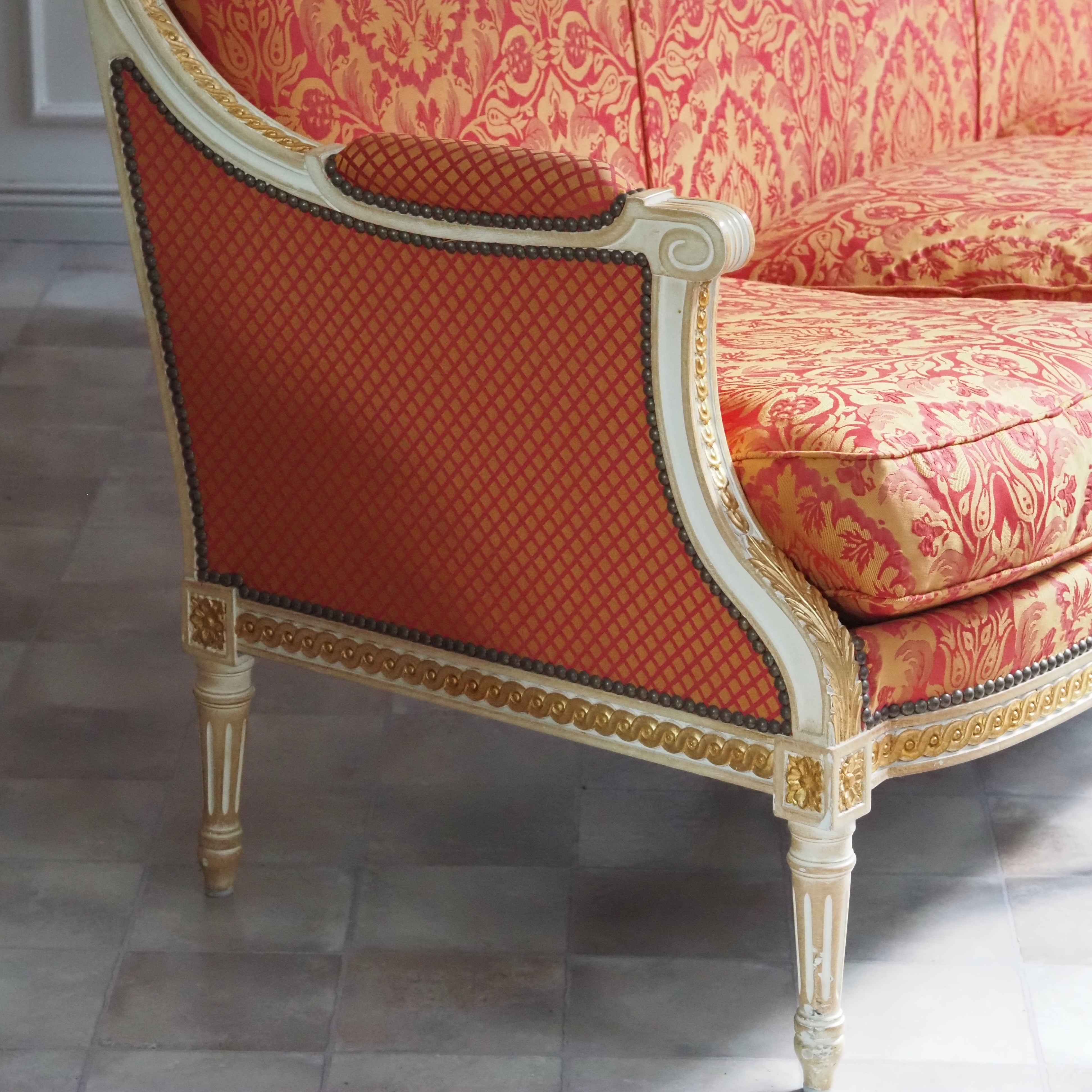 Sitzbank Louis XVI Stil – Balzarotti Paris, 3-Sitzer mit Damastbezug