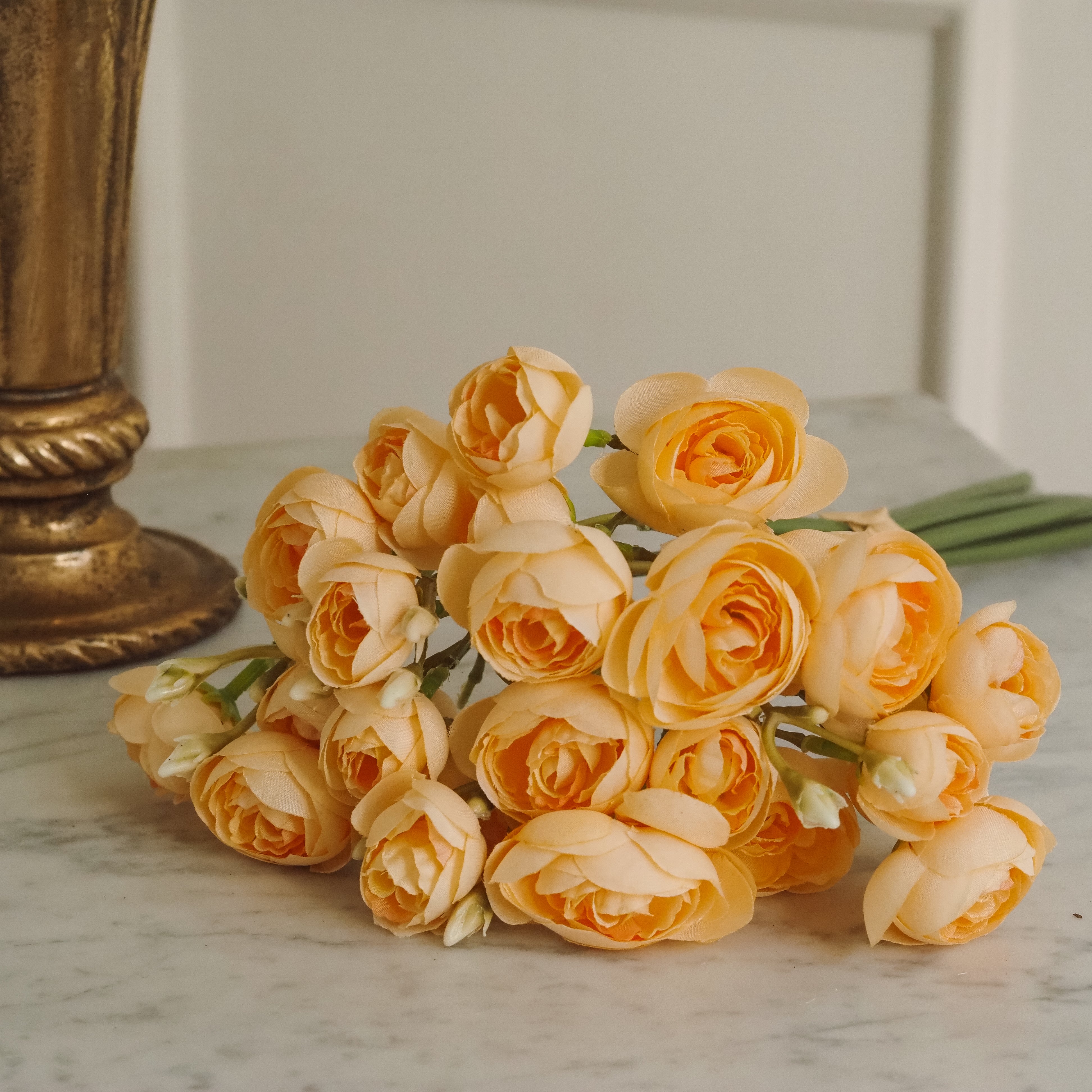 Ranunkelzweig · floraler Dekorationszweig in Apricot