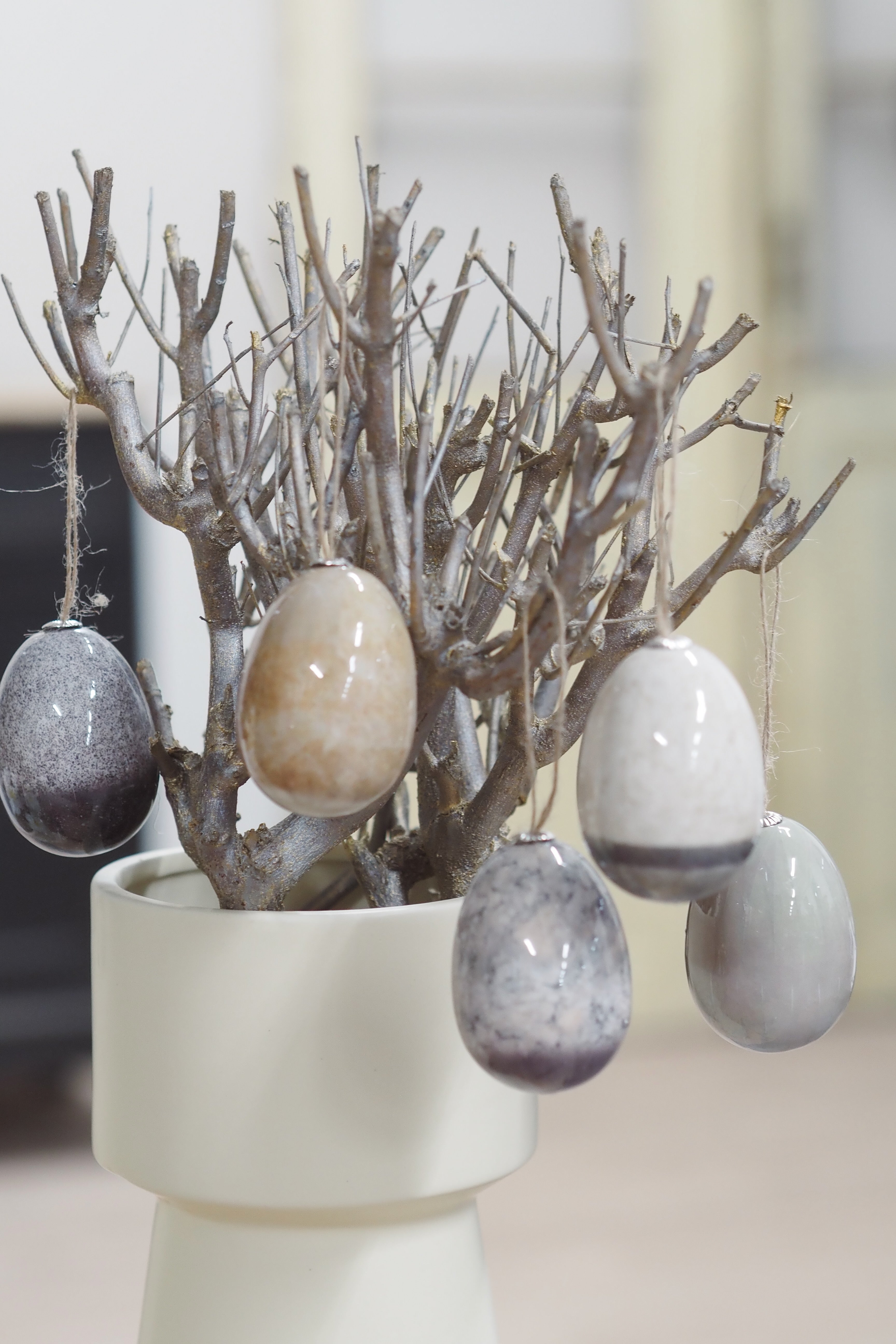 Dekorative Eier im 6er Set · folierte Oberfläche / saisonale Hängedekoration