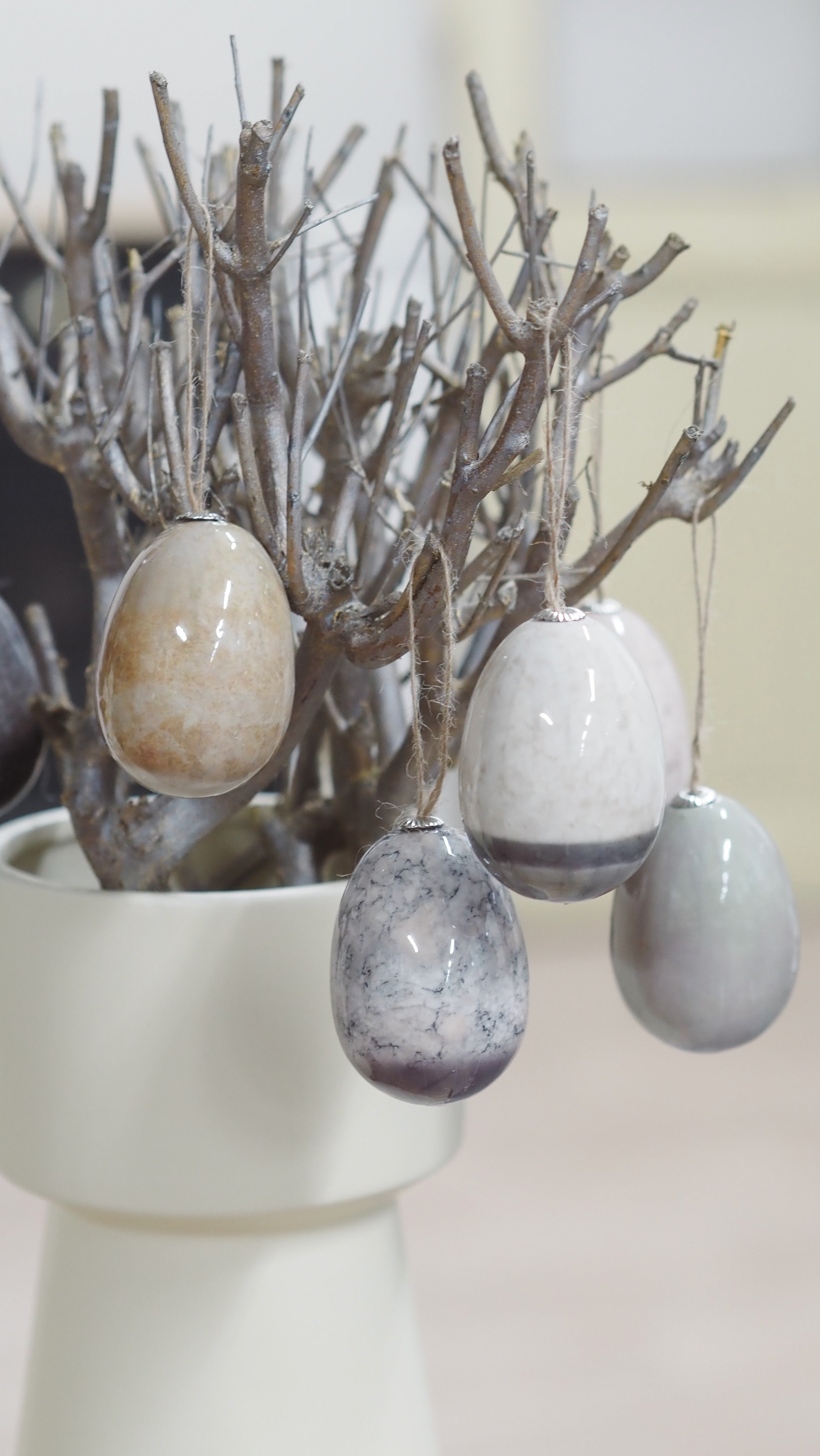 Dekorative Eier im 6er Set · folierte Oberfläche / saisonale Hängedekoration