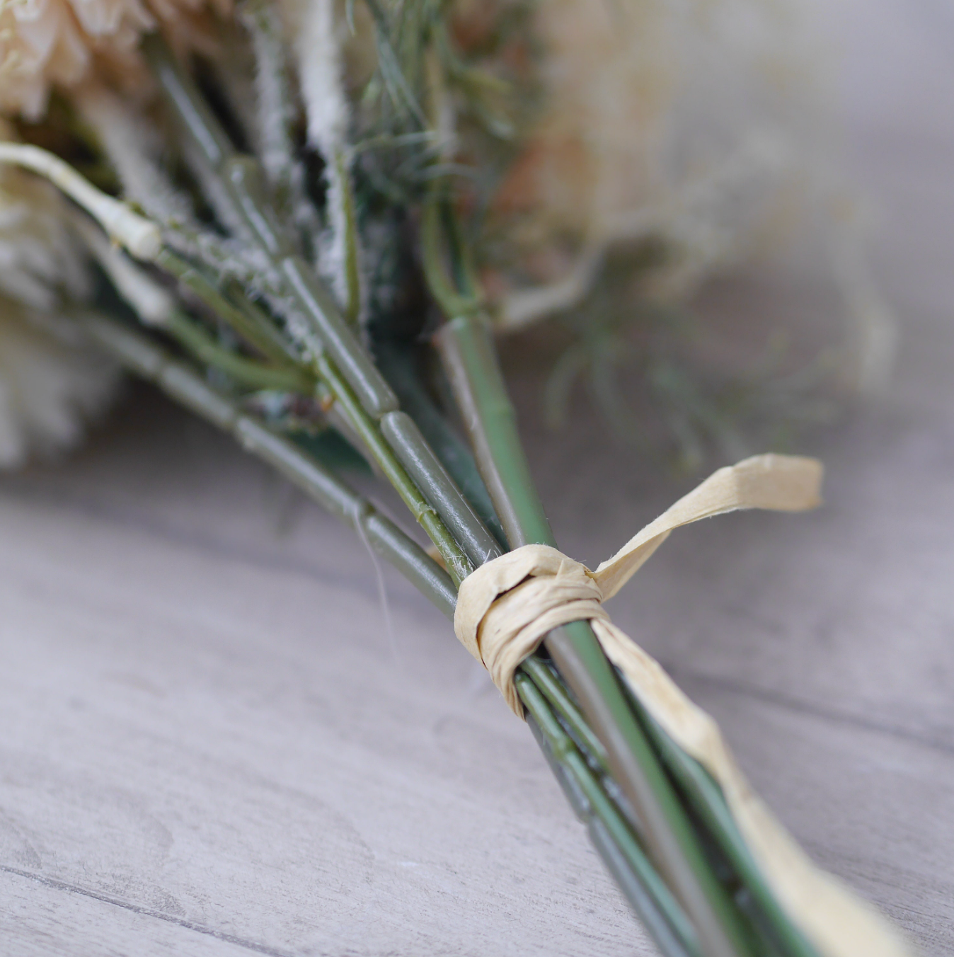 Wiesenblumenstrauß · Boho Floristik mit Eukalyptus und Gräsern