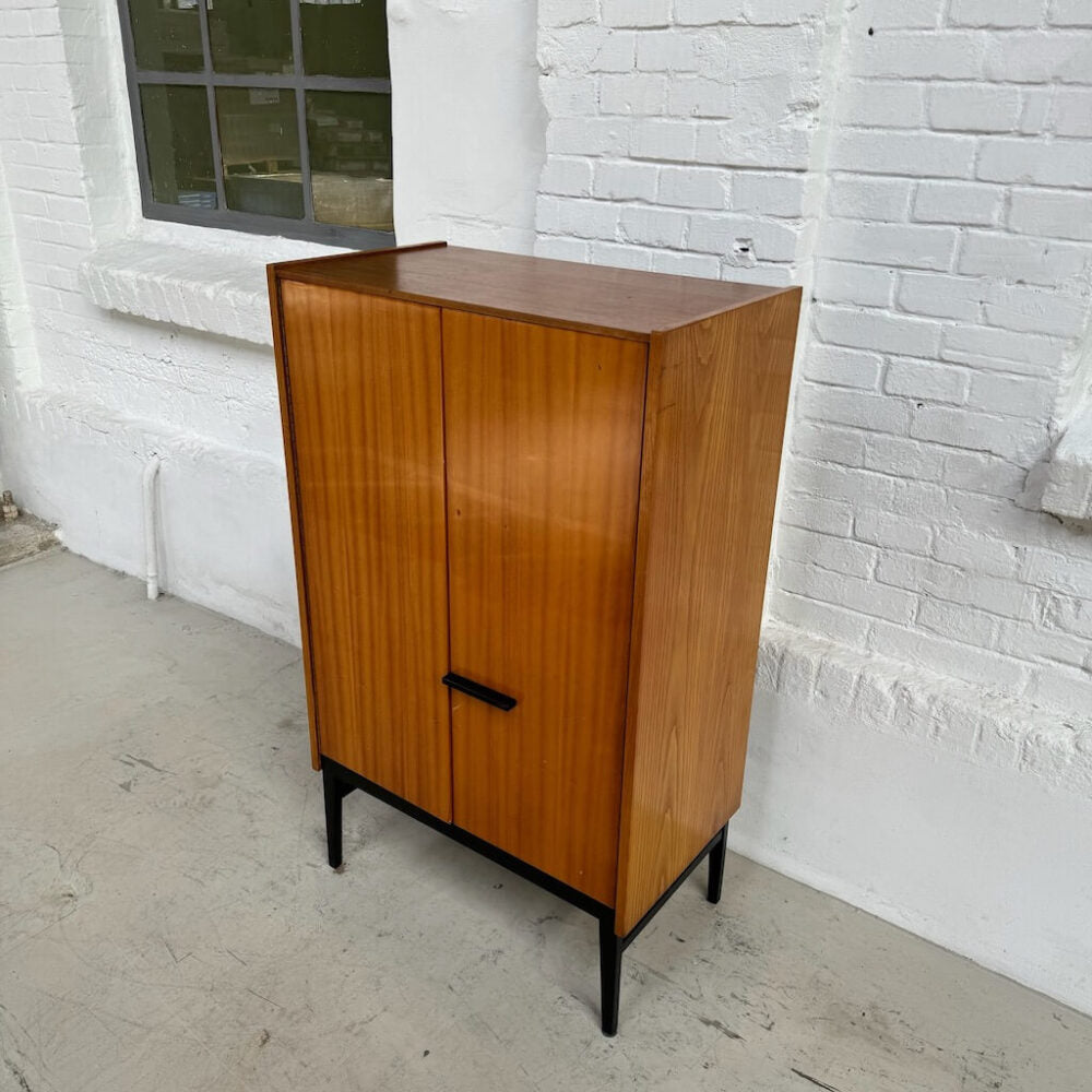 EPOCHE 1960 Kleiderschrank