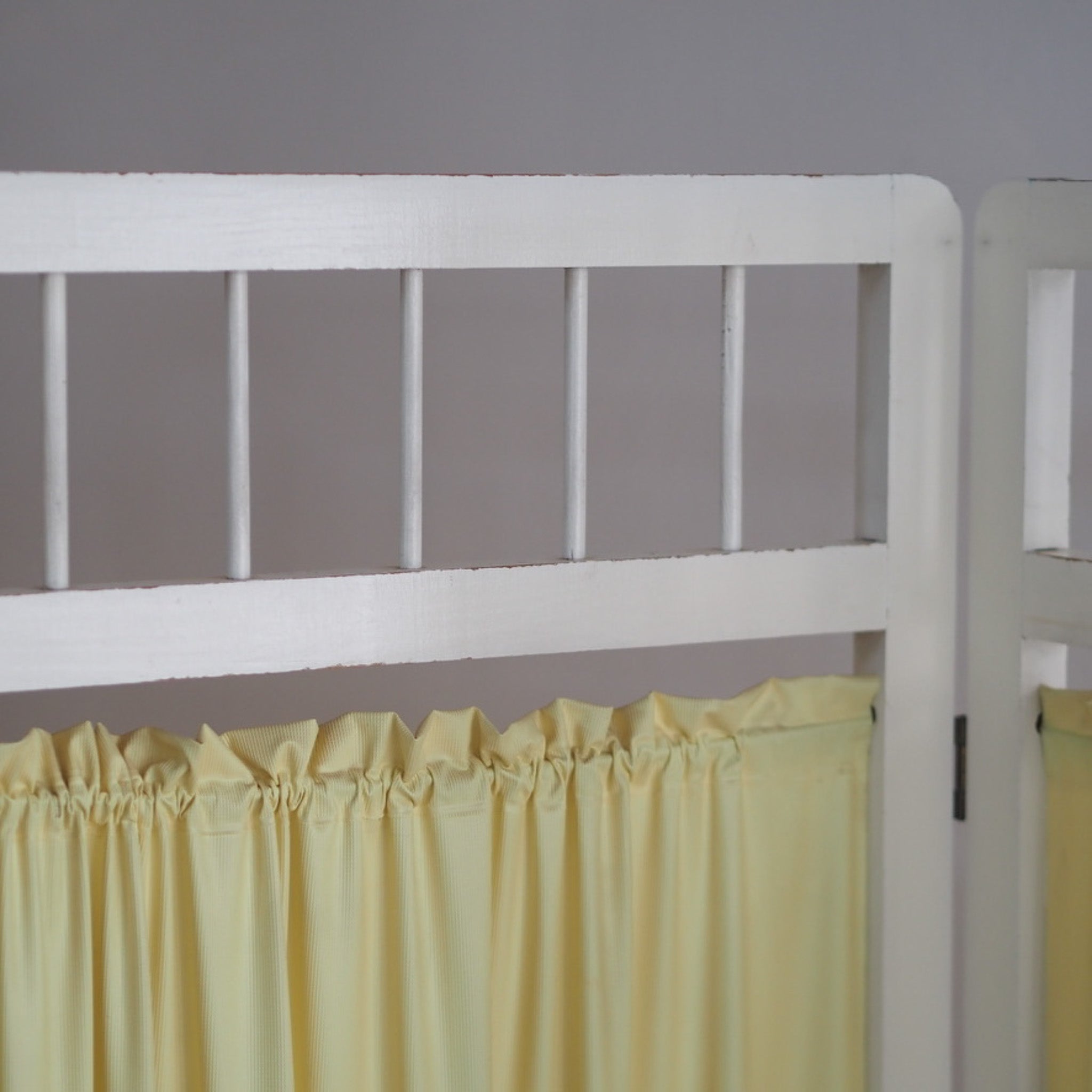 Historischer Paravent mit Stoffbespannung, dreiteilig, um 1900 - Vintage Raumteiler Trenner