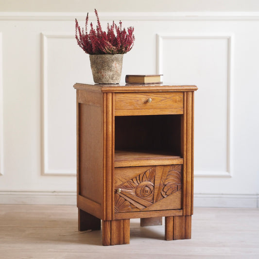 EPOCHE 1930 - Art Déco Nachttisch mit roter Marmorplatte und Innenfach