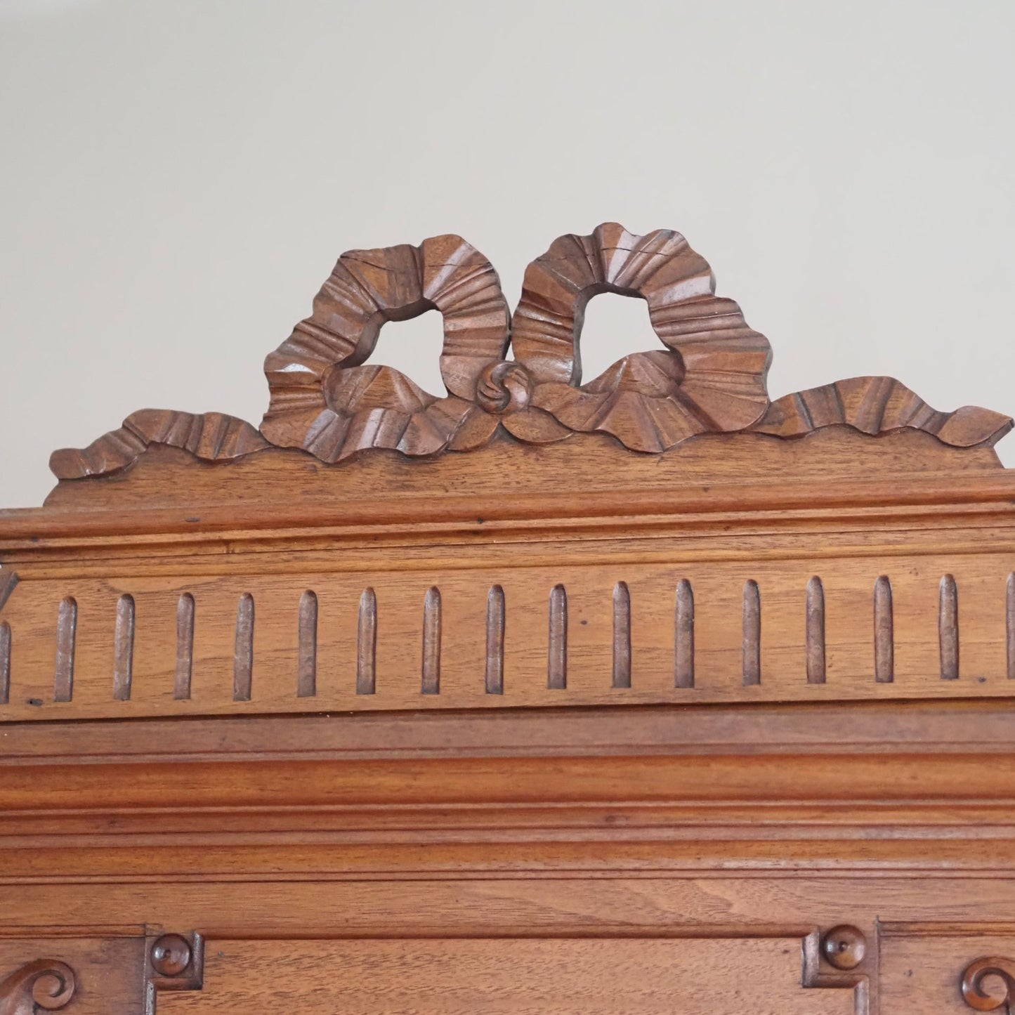 EPOCHE 1890 - Antiker französischer Spiegel-Kleiderschrank, 2-türig, Gründerzeit