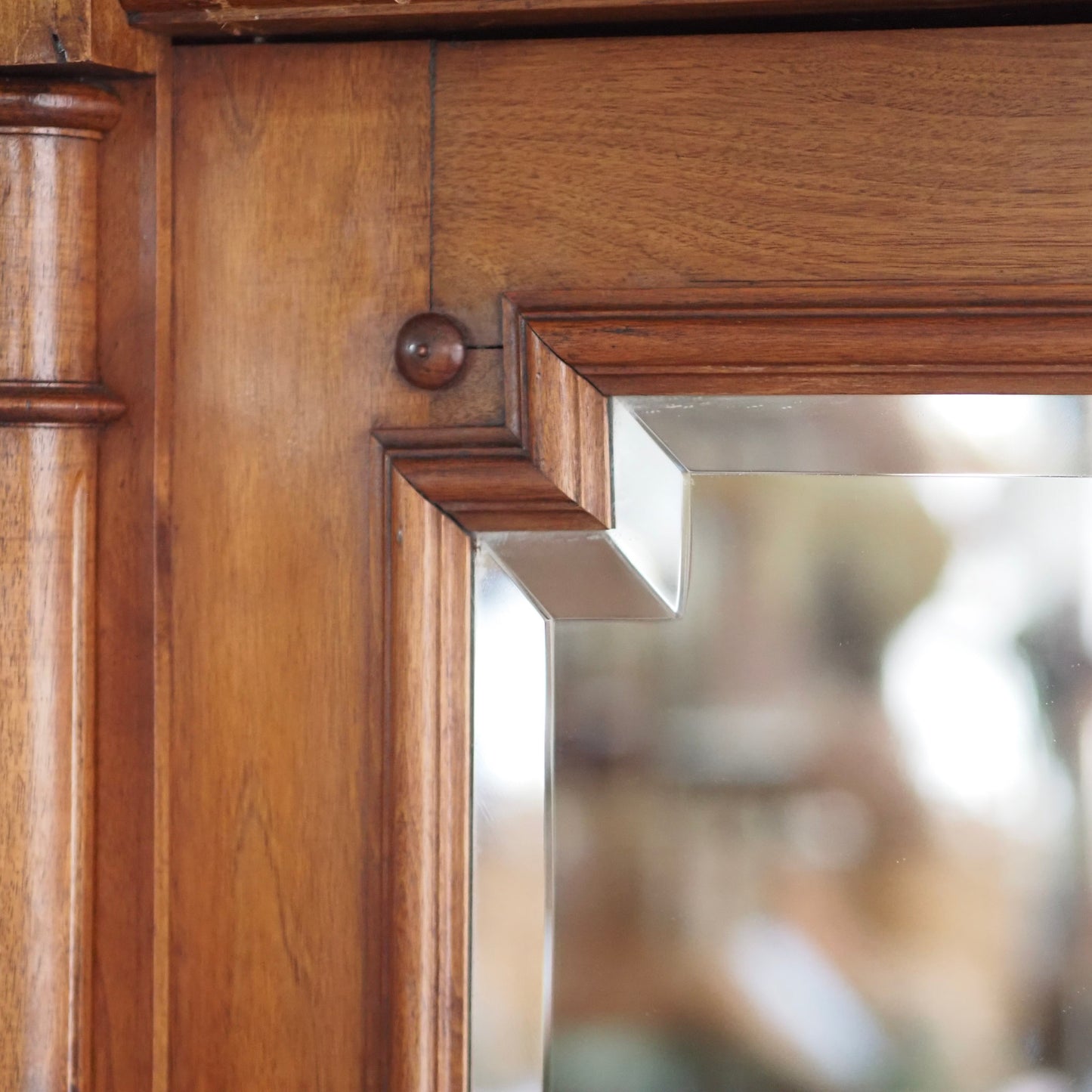 EPOCHE 1890 - Antiker französischer Spiegel-Kleiderschrank, 2-türig, Gründerzeit