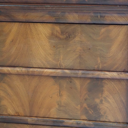 EPOCHE 1850 - Französische Kommode mit schwarzem Marmor - Louis-Philippe, Mahagoni