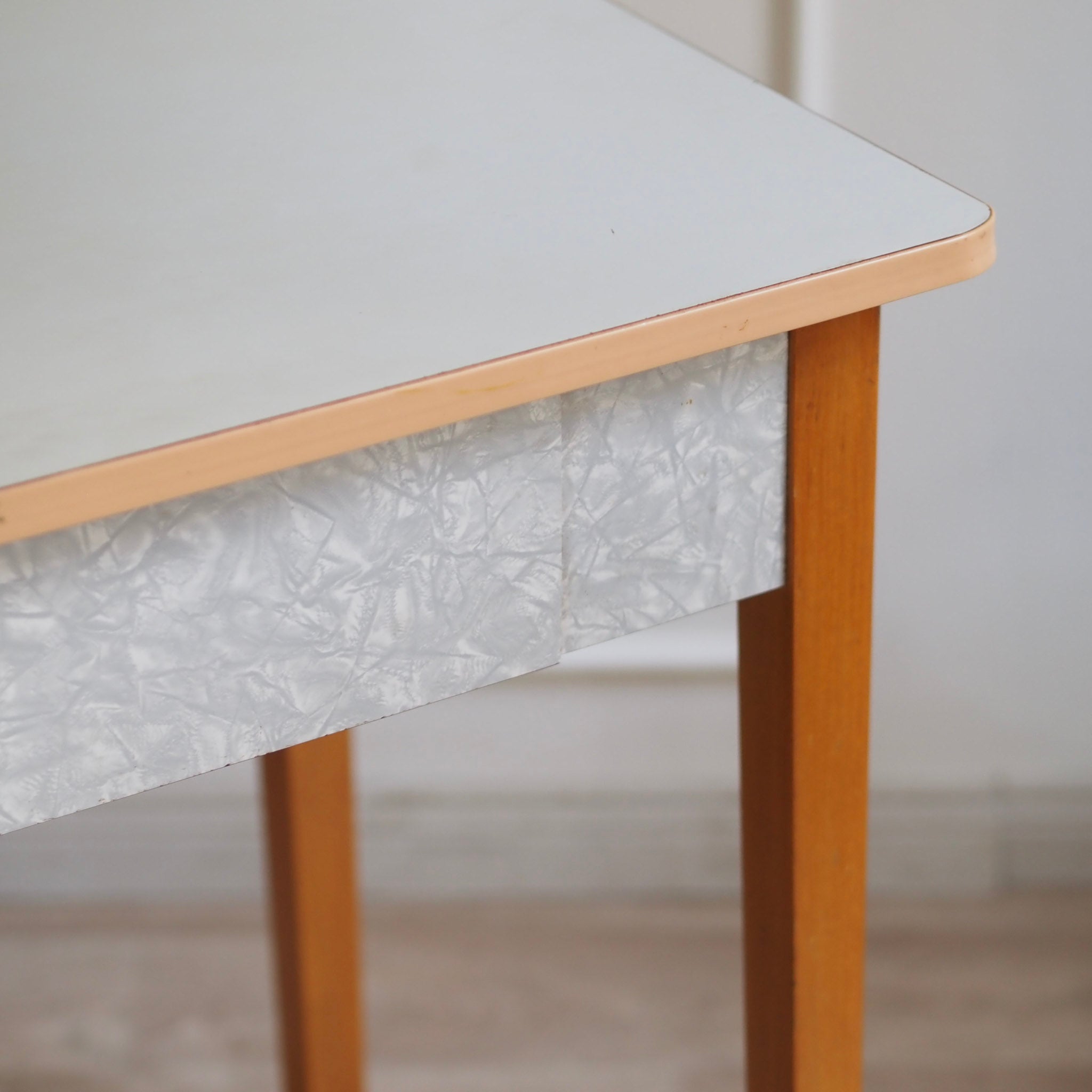 EPOCHE 1960 - Mid Century PVC Küchentisch Schreibtisch mit Schublade