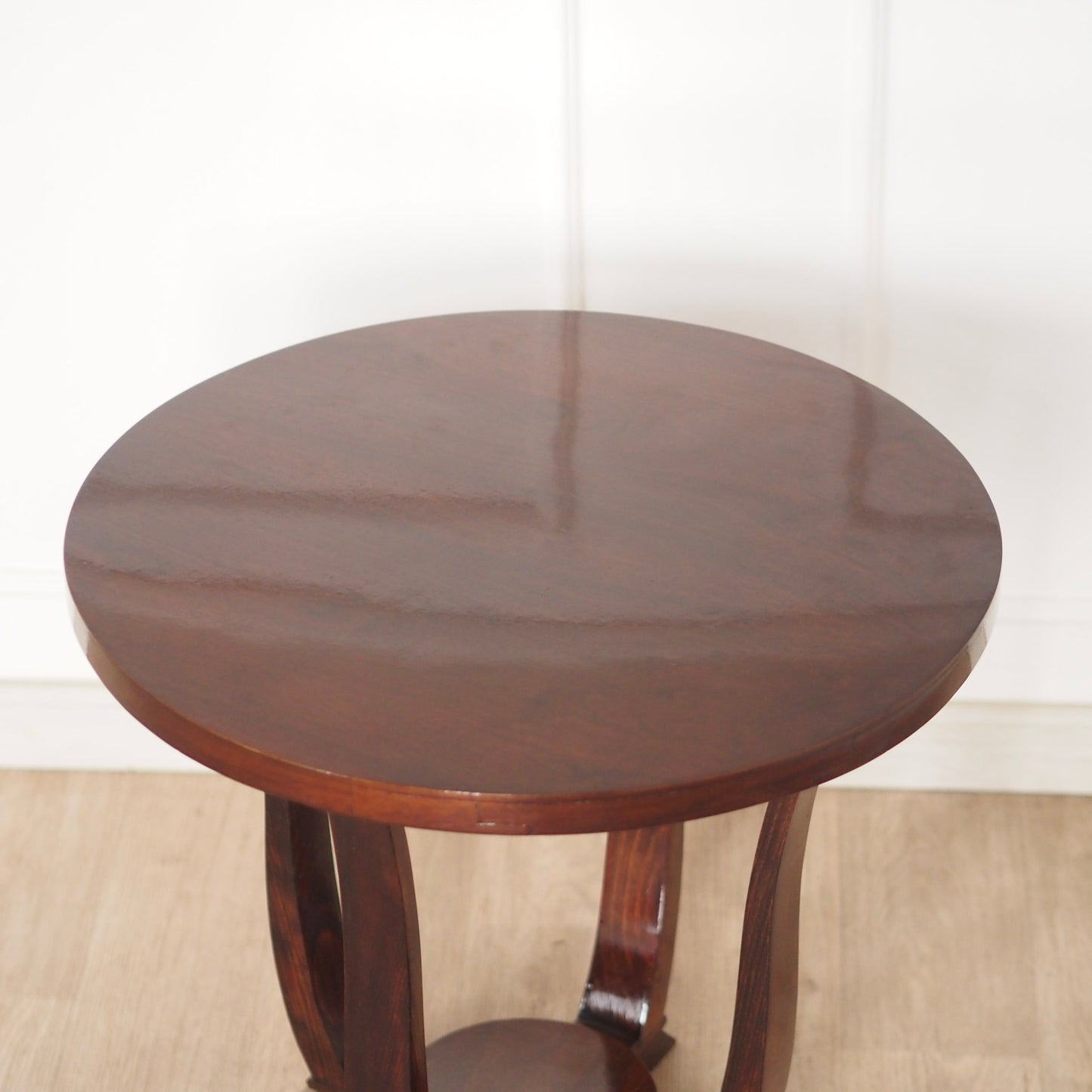 EPOCHE 1930 - Französischer Art Déco Design Beistelltisch rund mit Ablagefläche Hochglanz